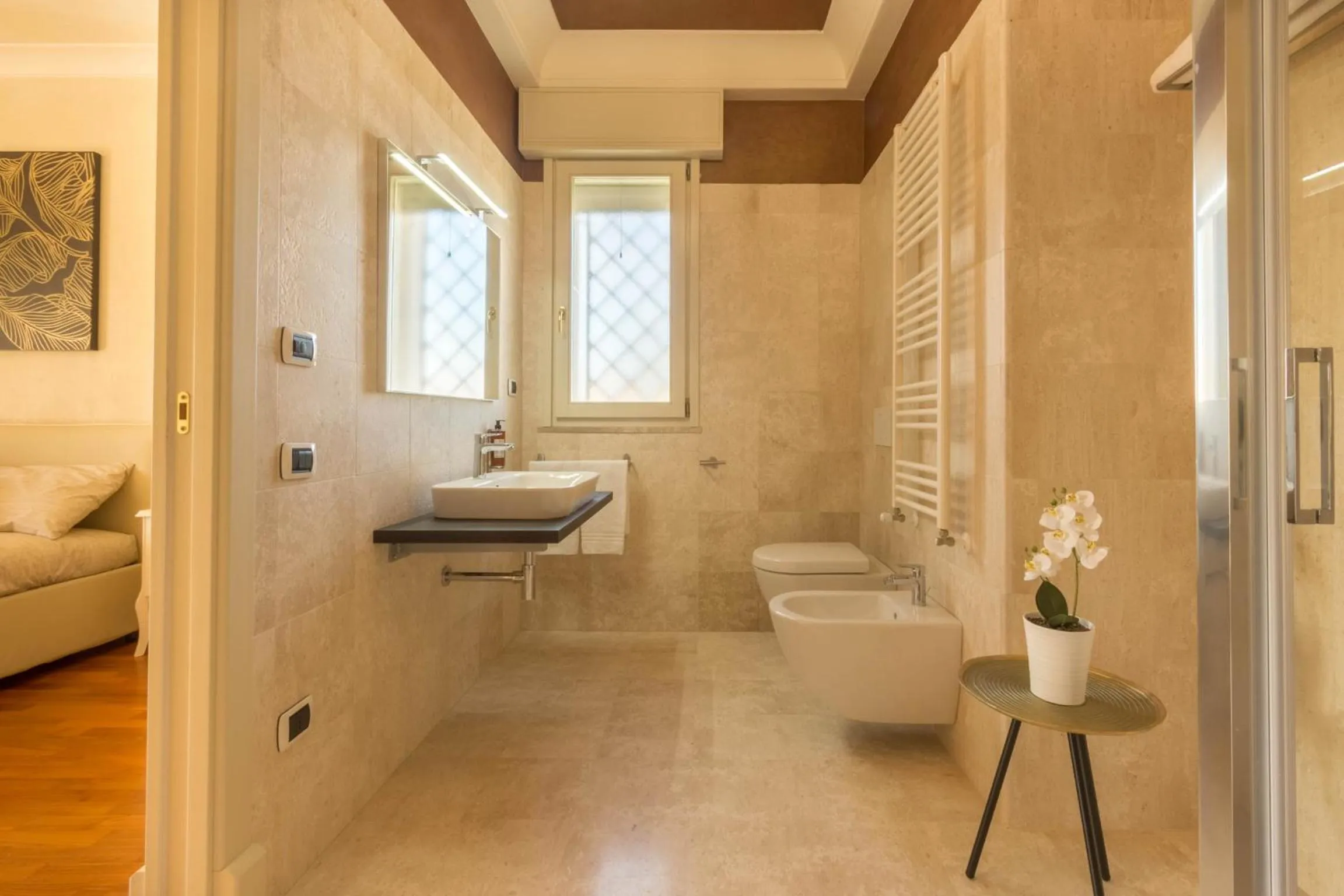 Shower in Villa Furoa