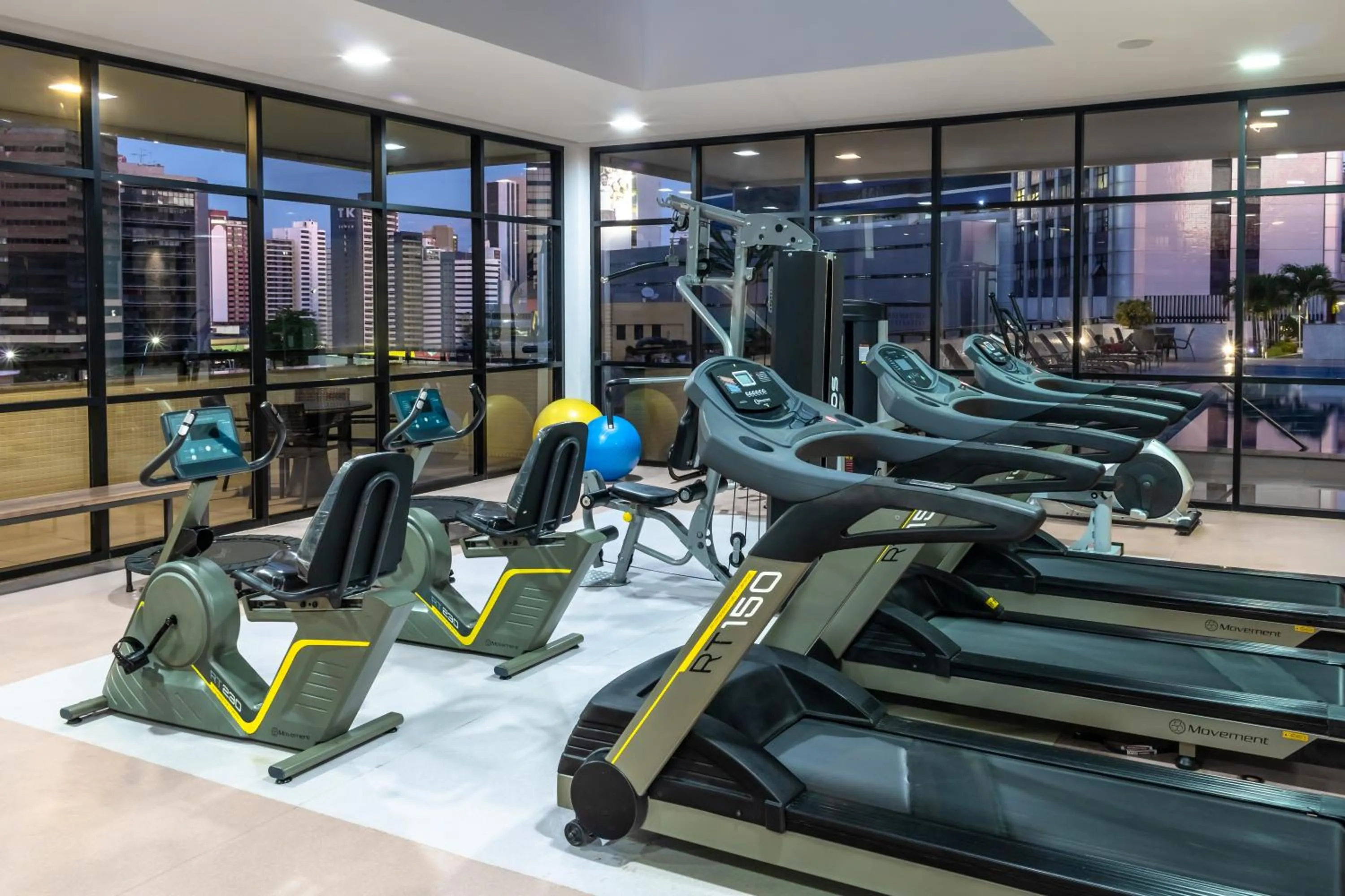 Fitness centre/facilities in Mercure Salvador Boulevard Hotel