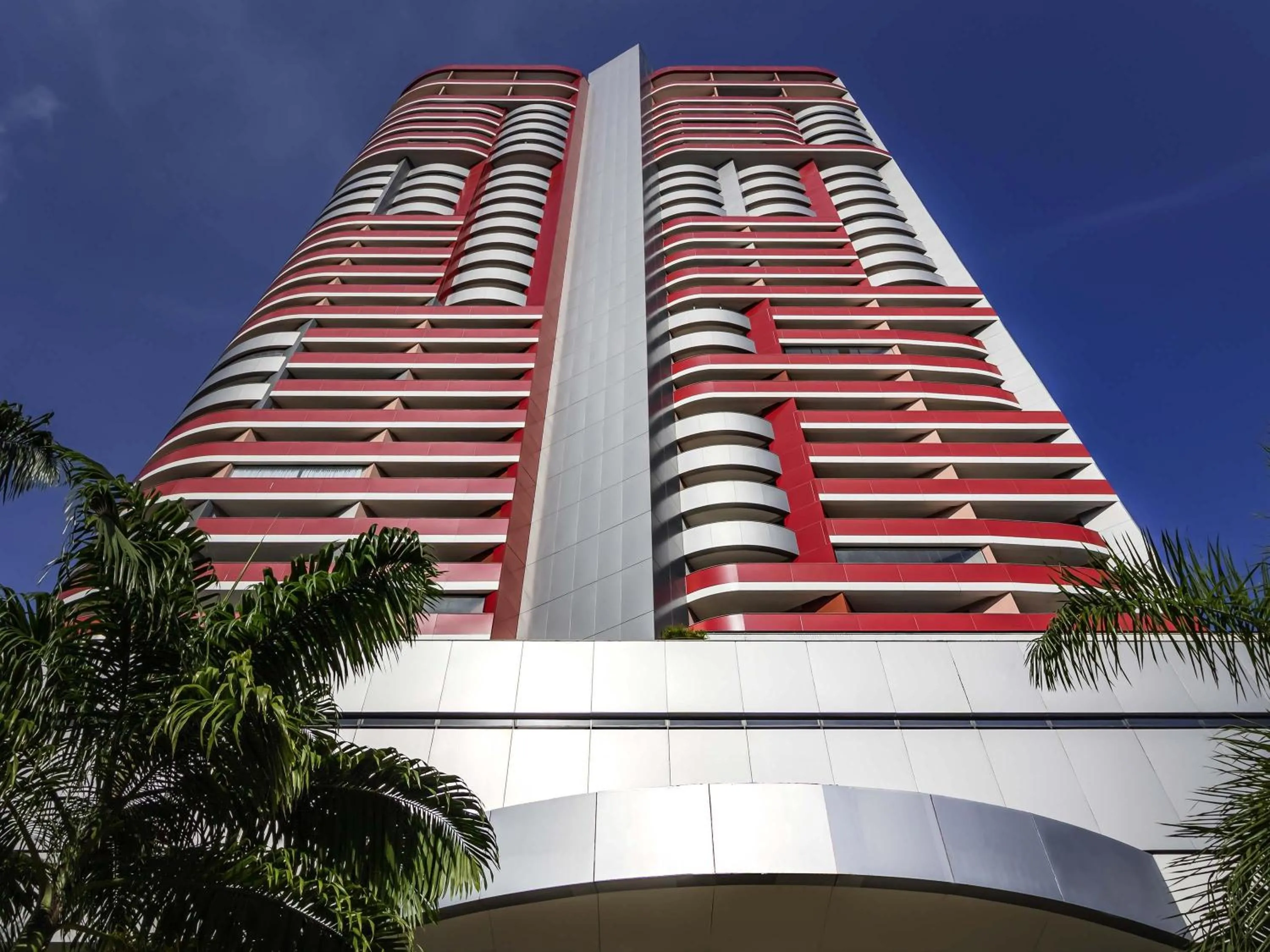 Property building in Mercure Salvador Boulevard Hotel