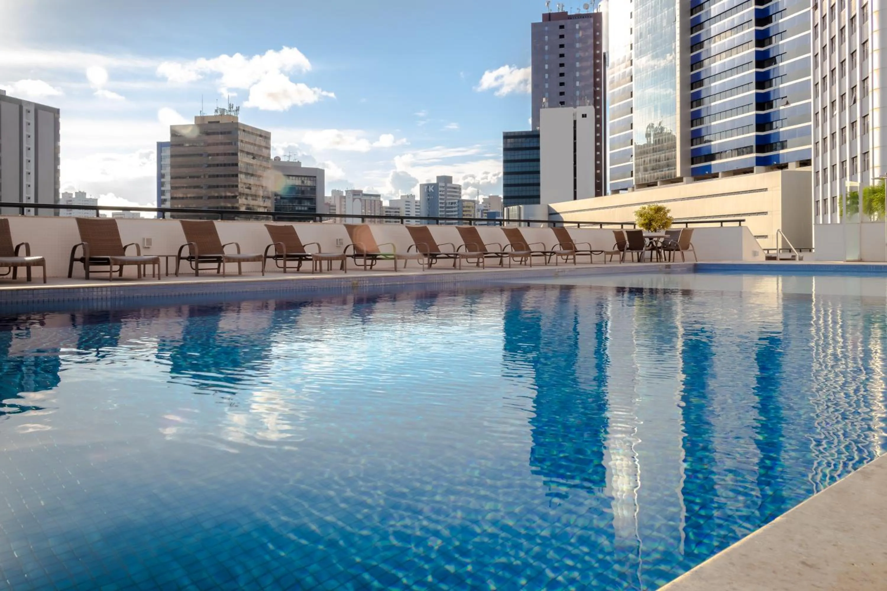 Pool view in Mercure Salvador Boulevard Hotel