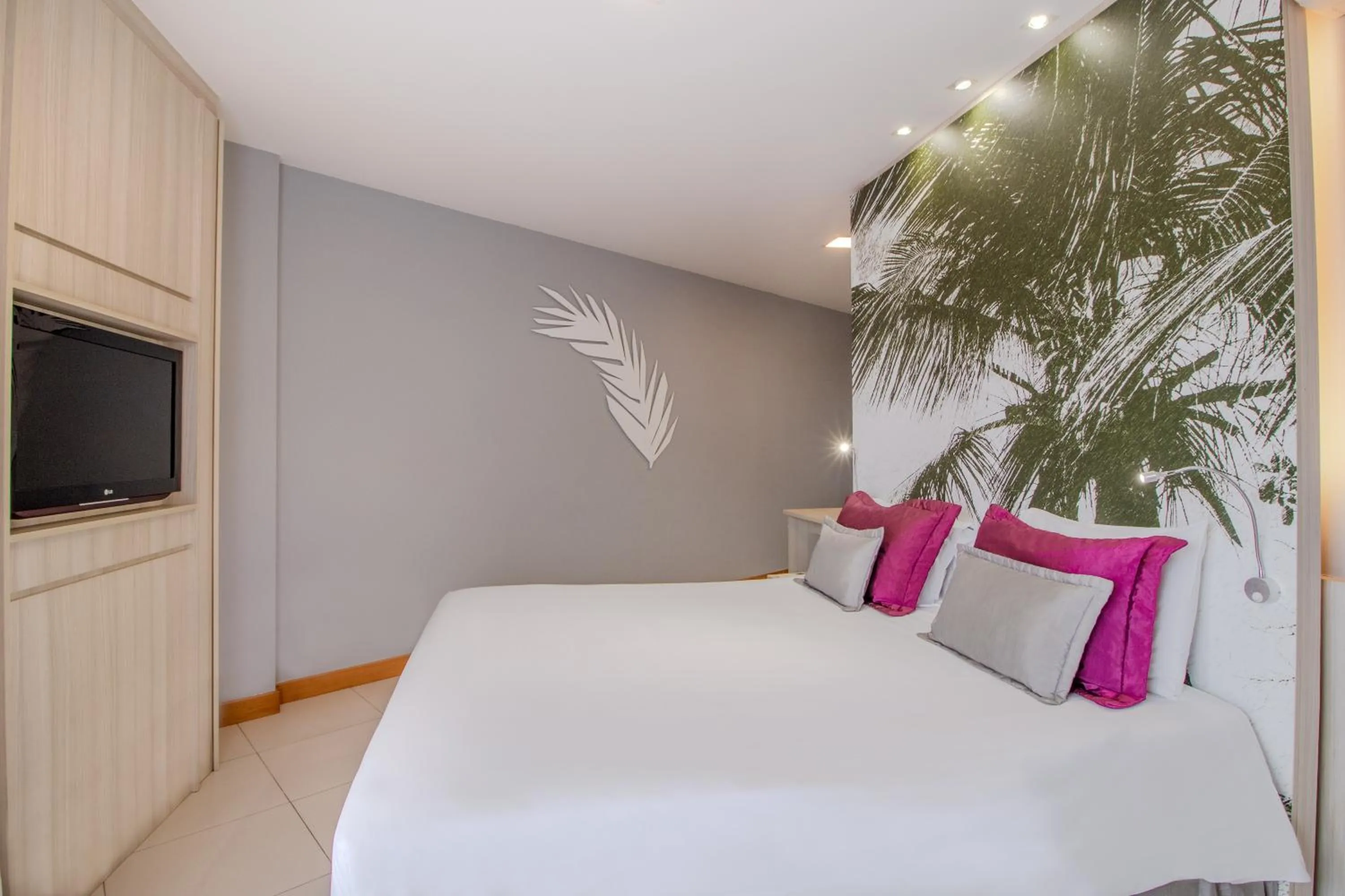 Bed in Mercure Salvador Boulevard Hotel