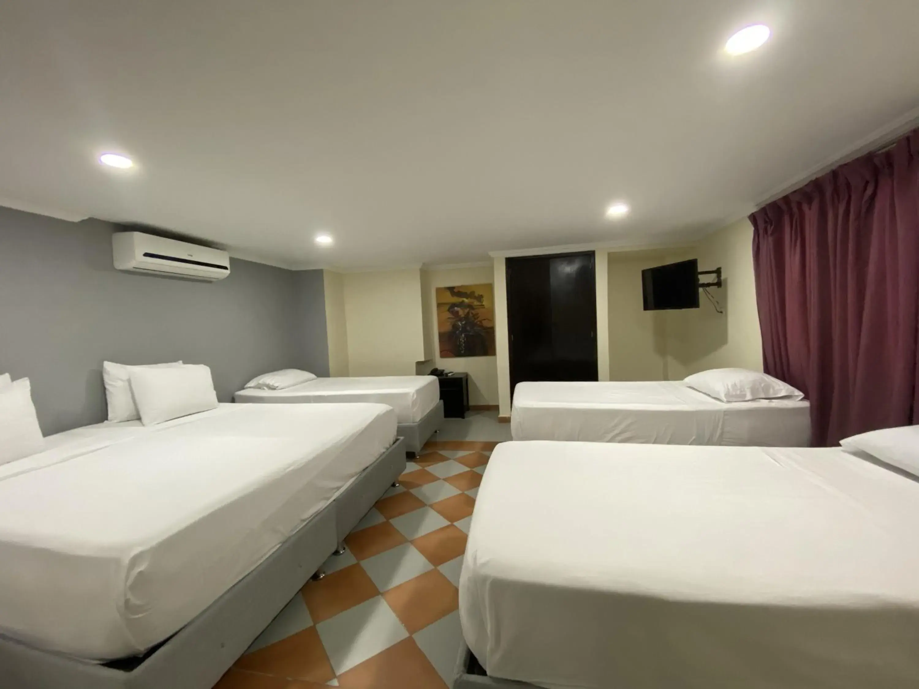 Family Room in Hotel Puerta de Oro Family Room in Hotel Puerta de Oro