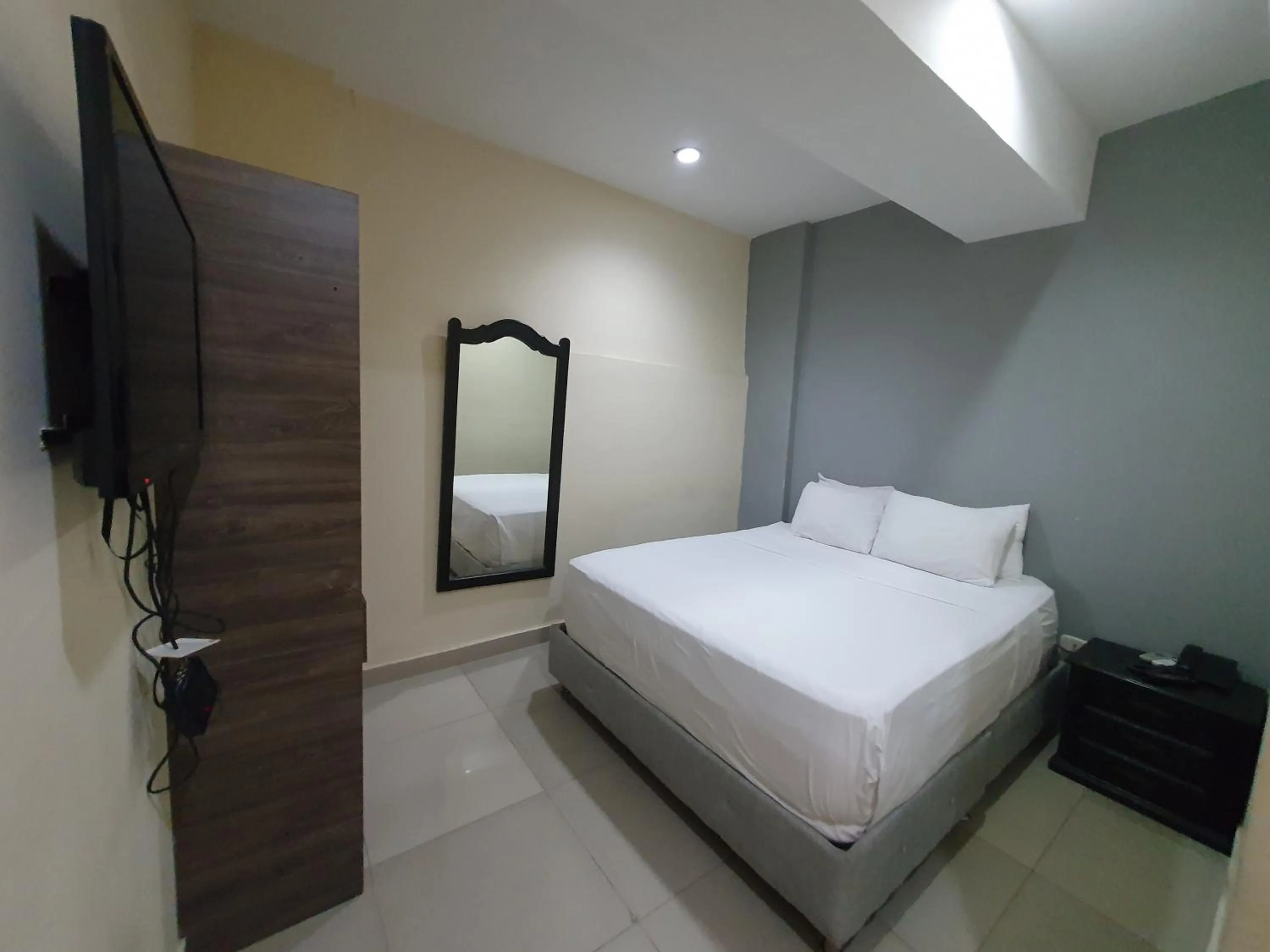 Photo of the whole room, Bed in Hotel Puerta de Oro