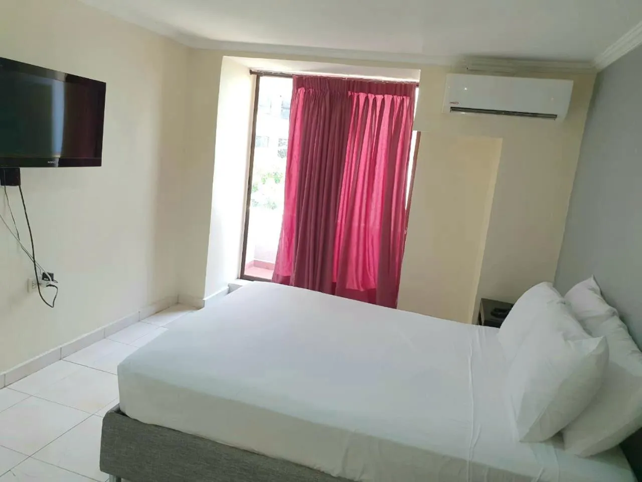 Photo of the whole room, Bed in Hotel Puerta de Oro