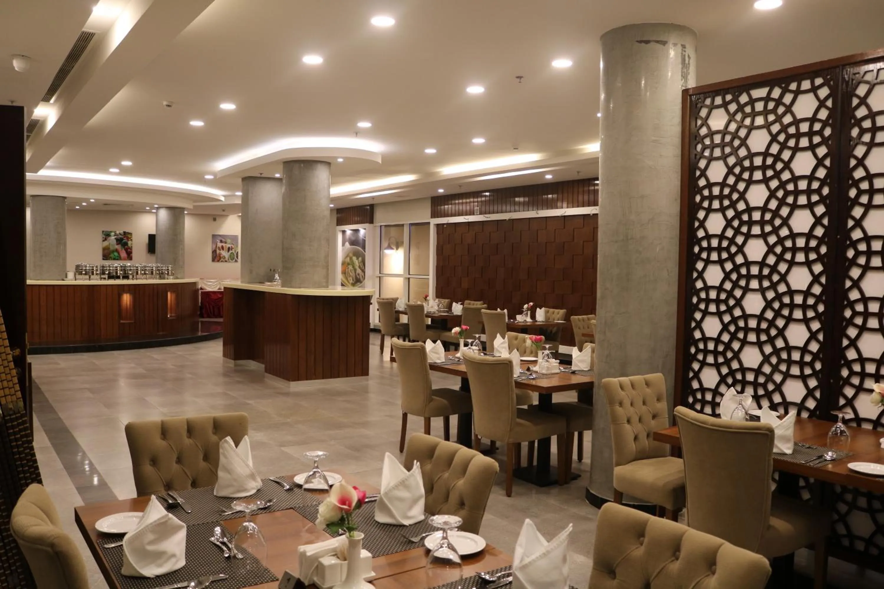 Restaurant/places to eat in Al Maali Hotel Jazan