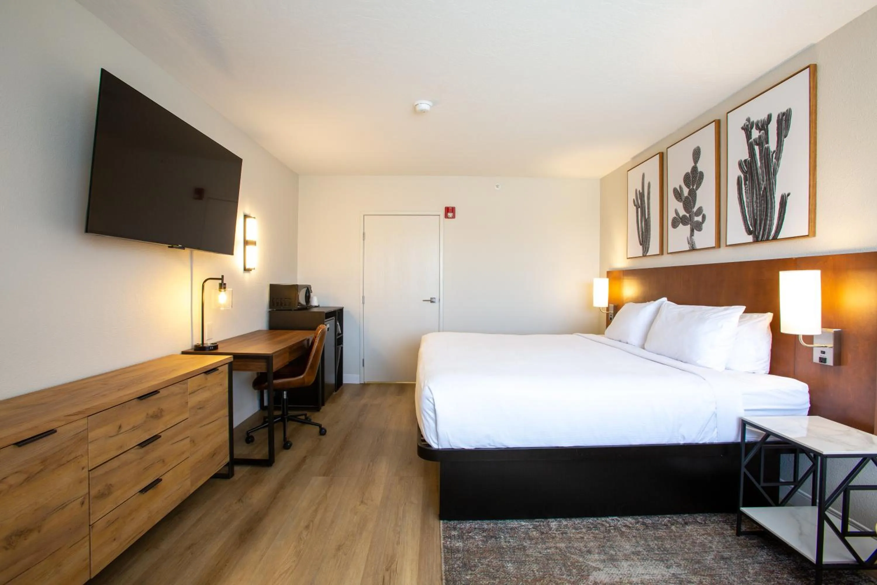 Bed in Kokopelli Inn Sedona, Trademark Collection by Wyndham