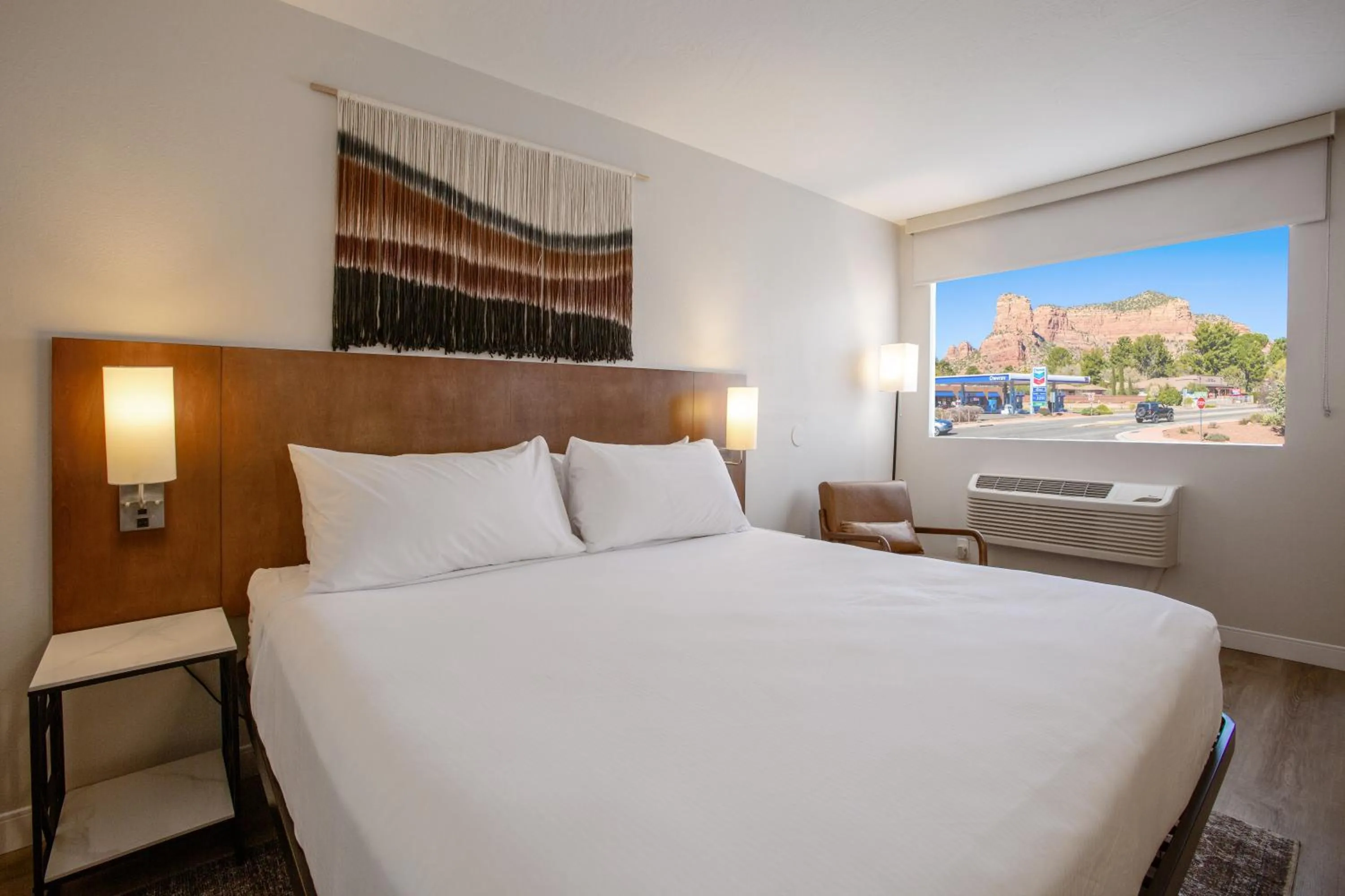 Photo of the whole room, Bed in Kokopelli Inn Sedona, Trademark Collection by Wyndham