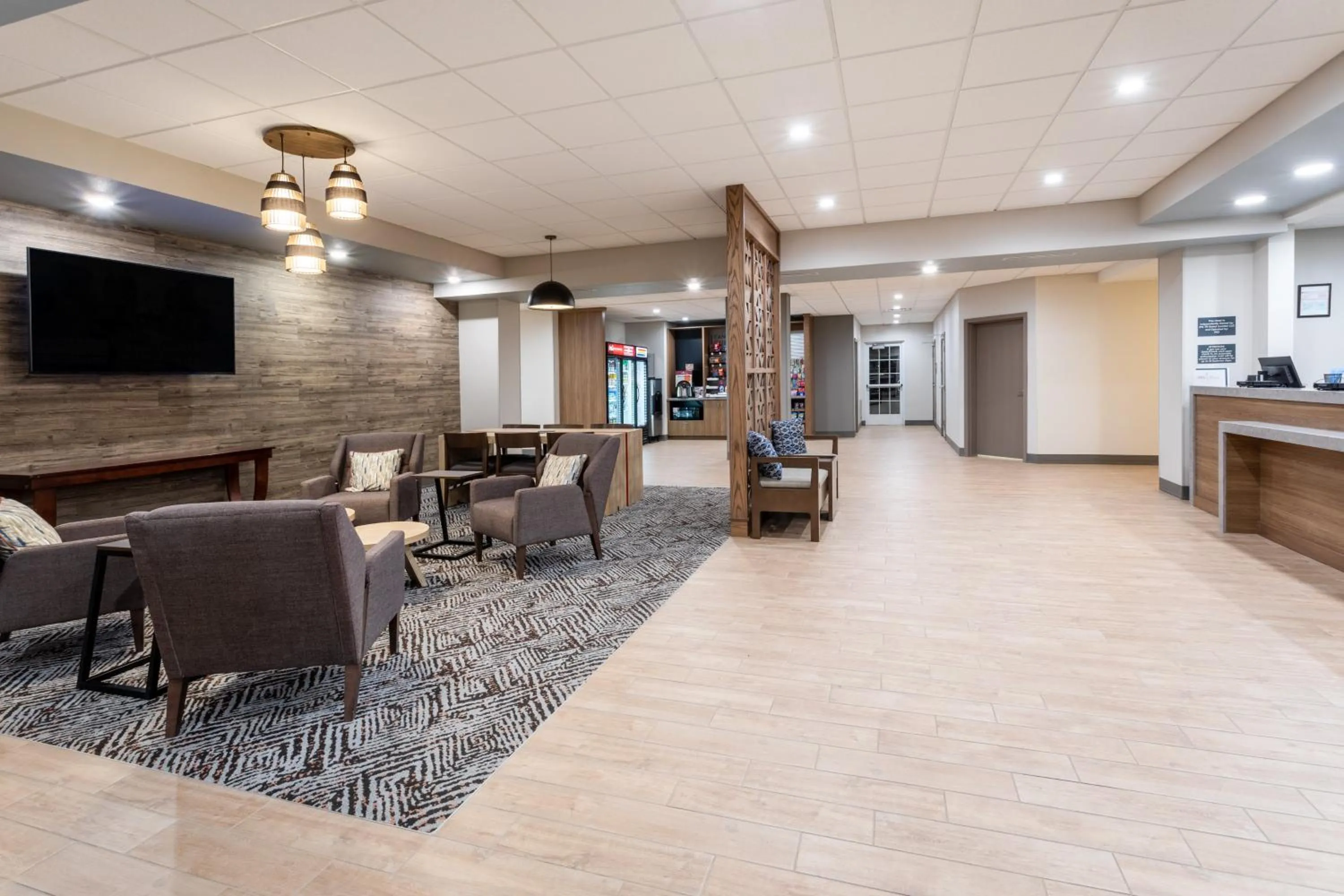Property building in Candlewood Suites Sioux Falls by IHG