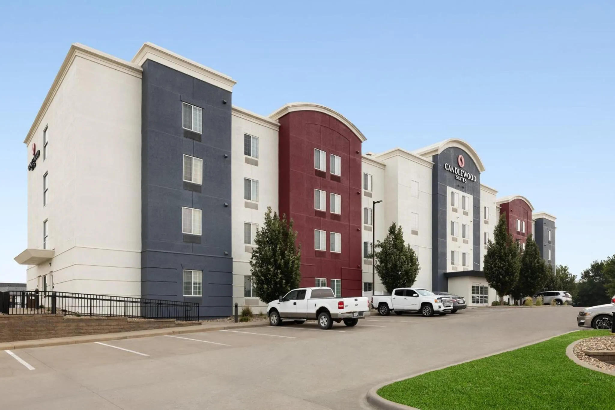 Property building in Candlewood Suites Sioux Falls by IHG