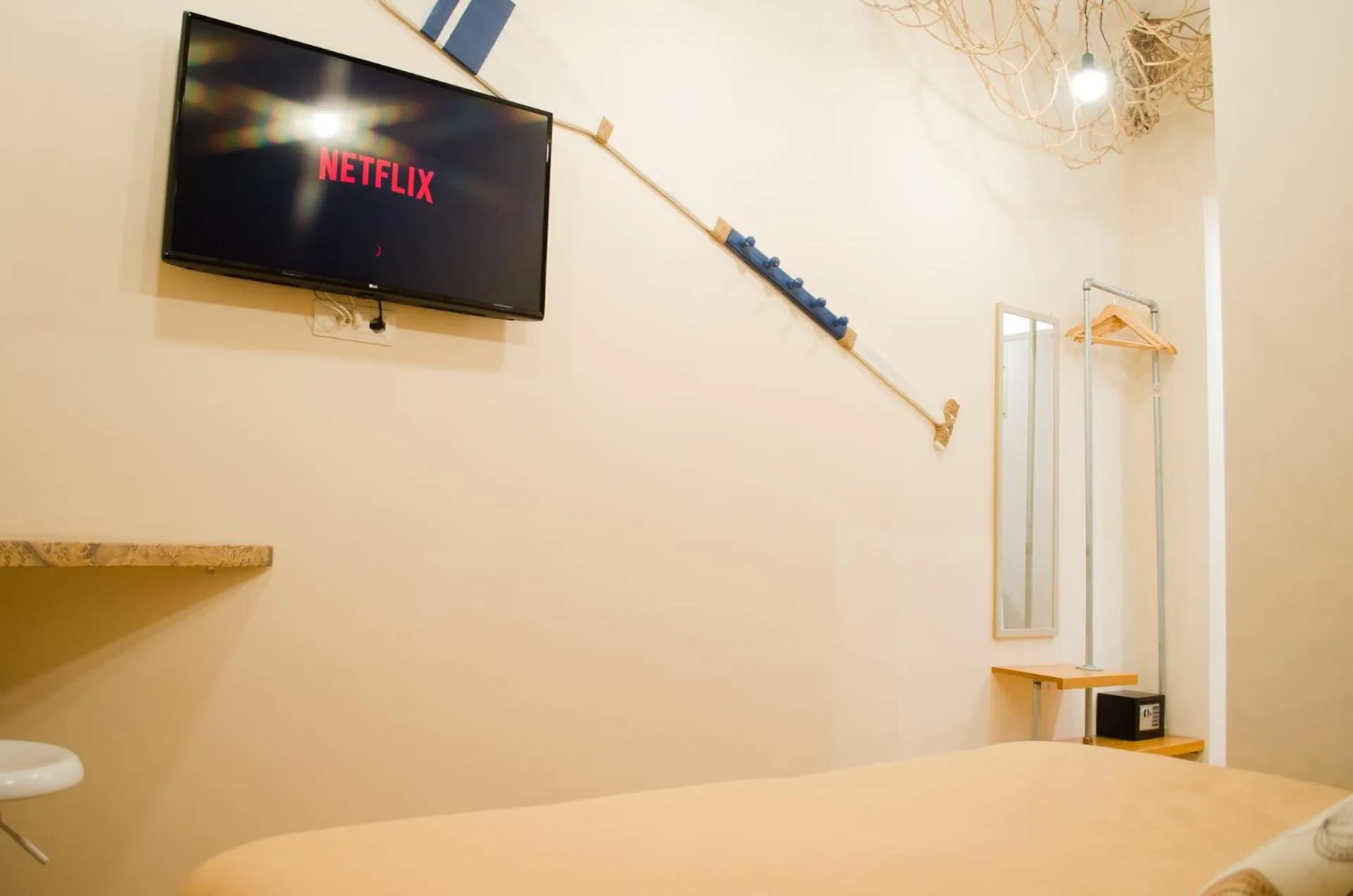 TV and multimedia, Bed in B&B Sosta Flegrea