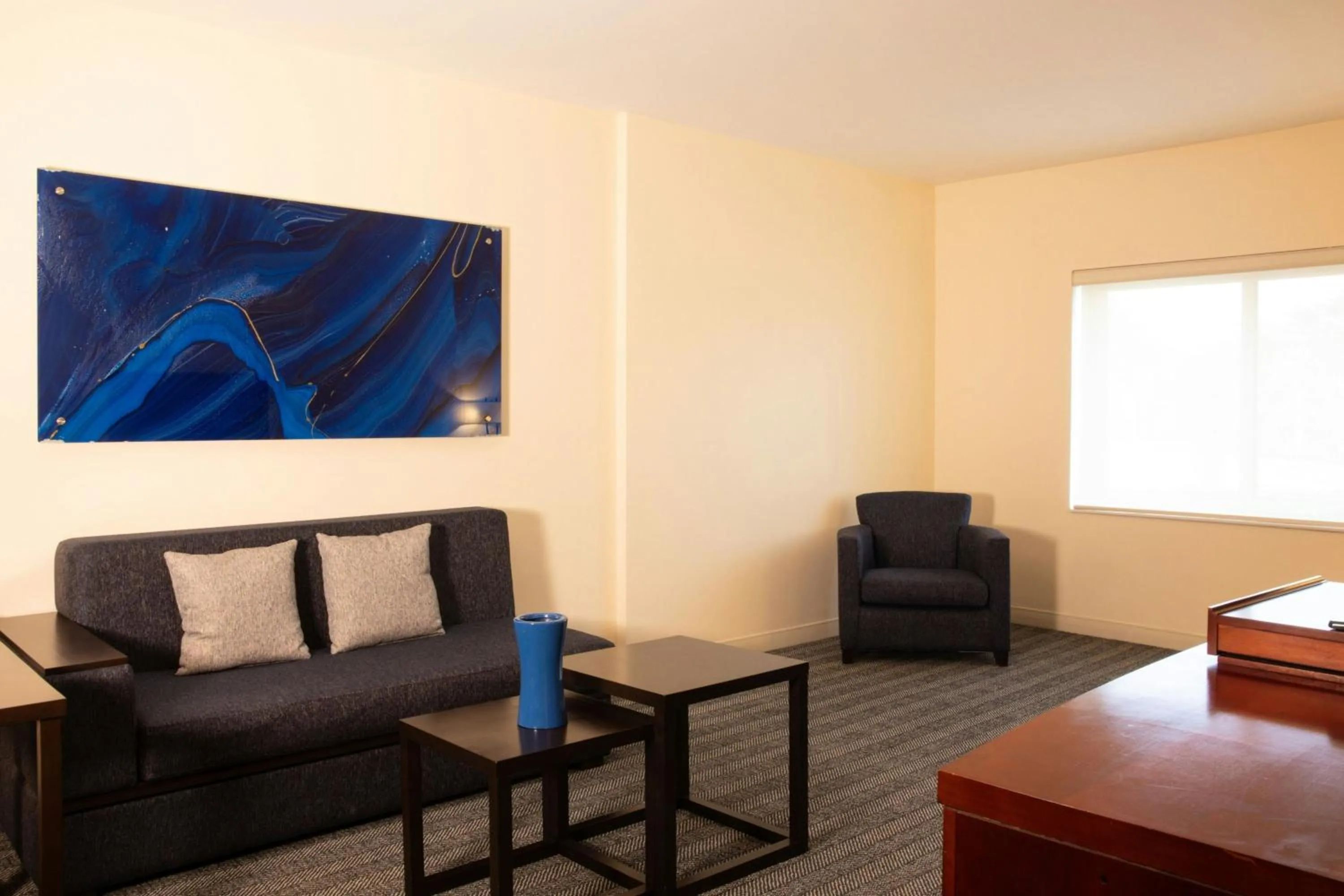 Photo of the whole room in Courtyard Toluca Tollocan