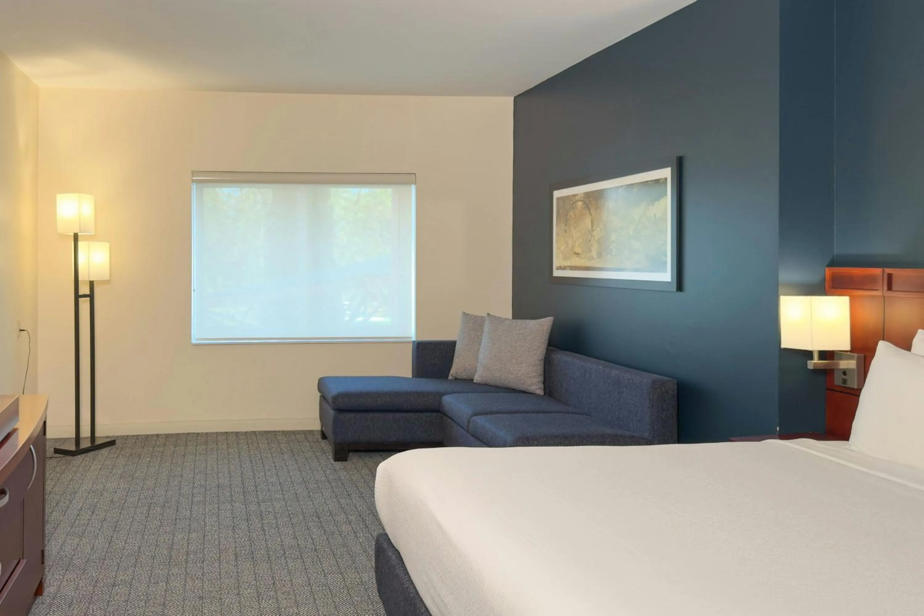 Photo of the whole room, Bed in Courtyard Toluca Tollocan