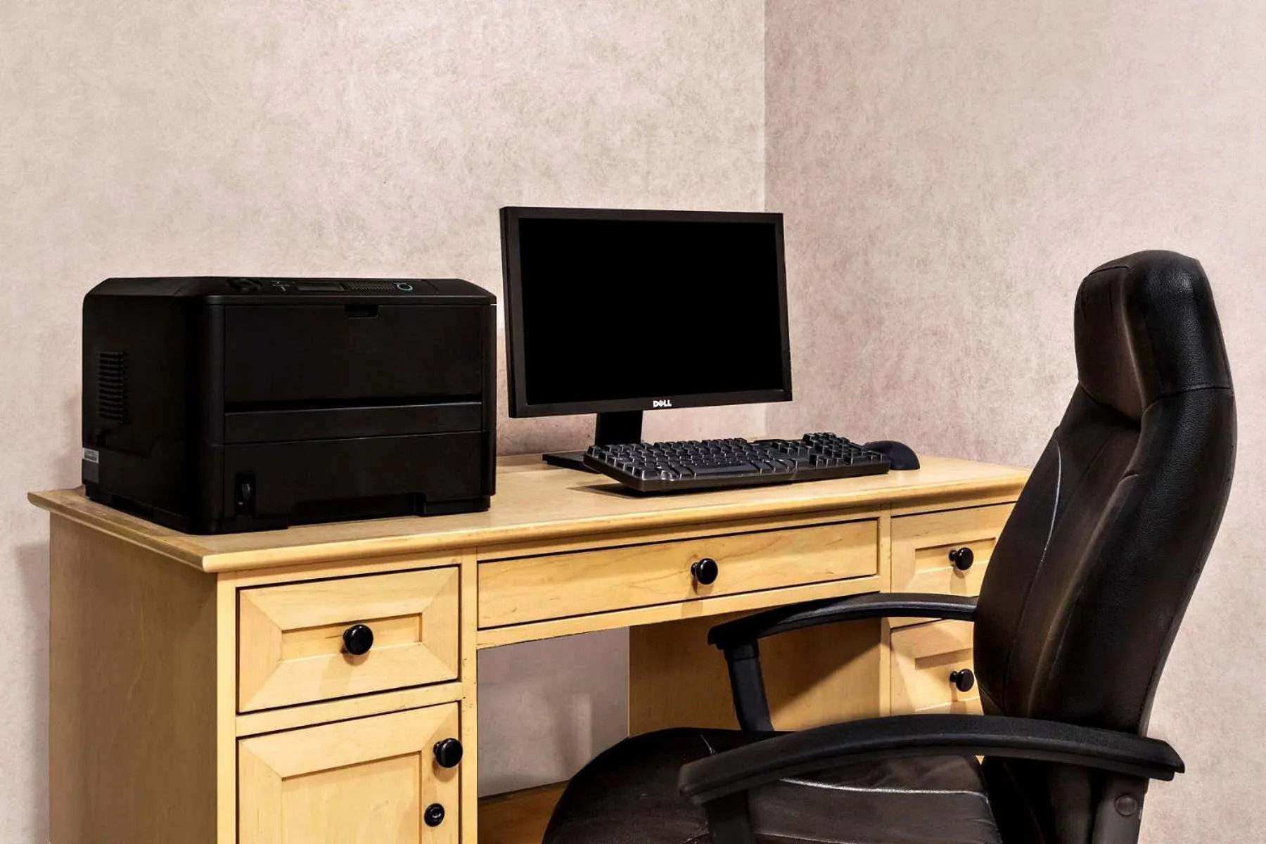 Communal lounge/ TV room in Days Inn & Suites by Wyndham Kanab