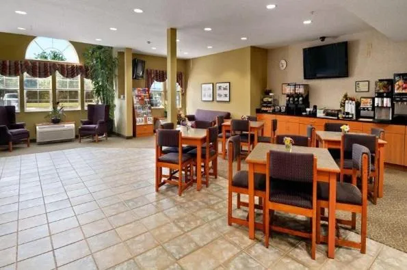 Restaurant/places to eat in Stay Beyond Inn & Suites