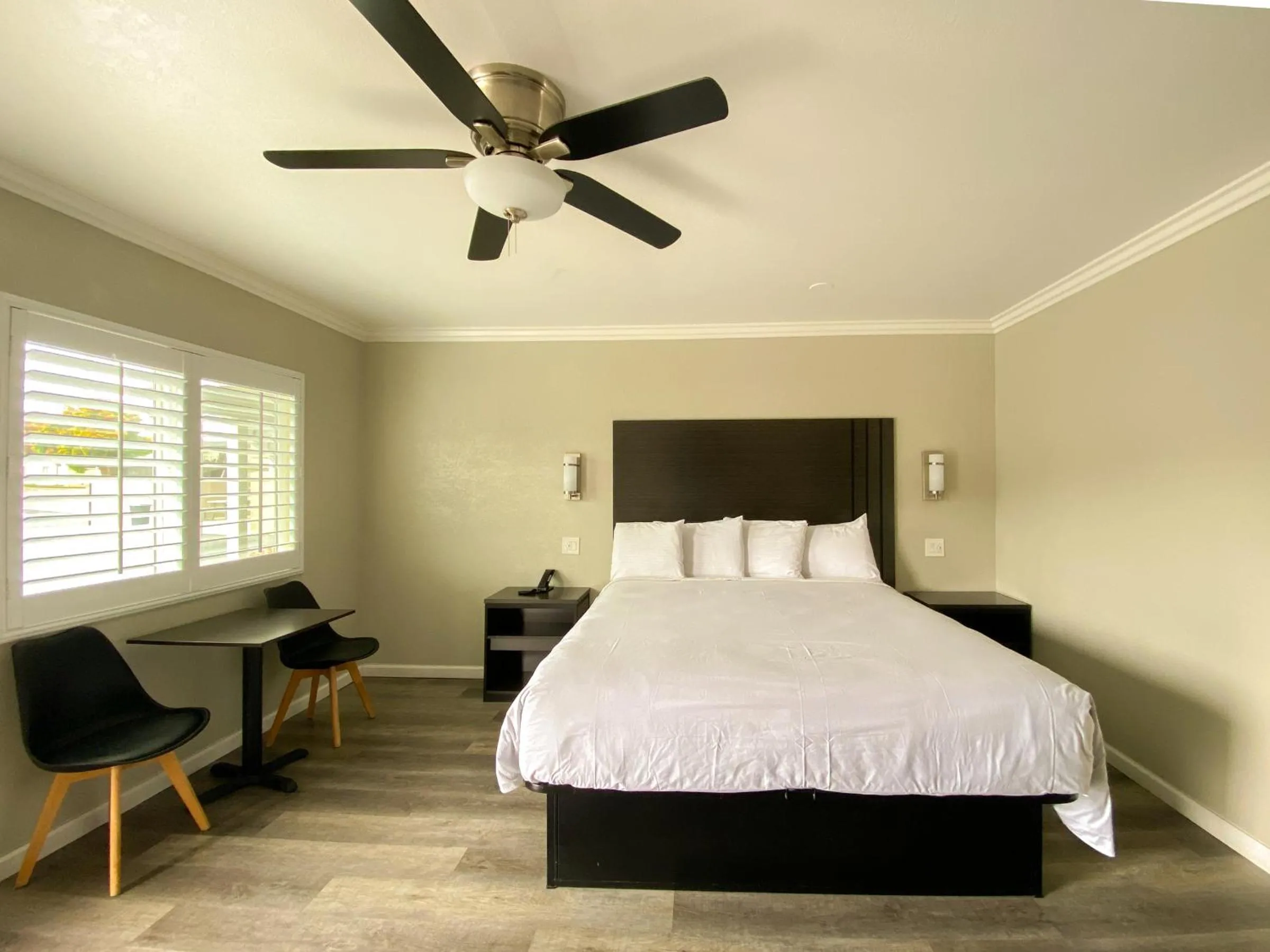 Bedroom, Bed in Rockview Inn and Suites