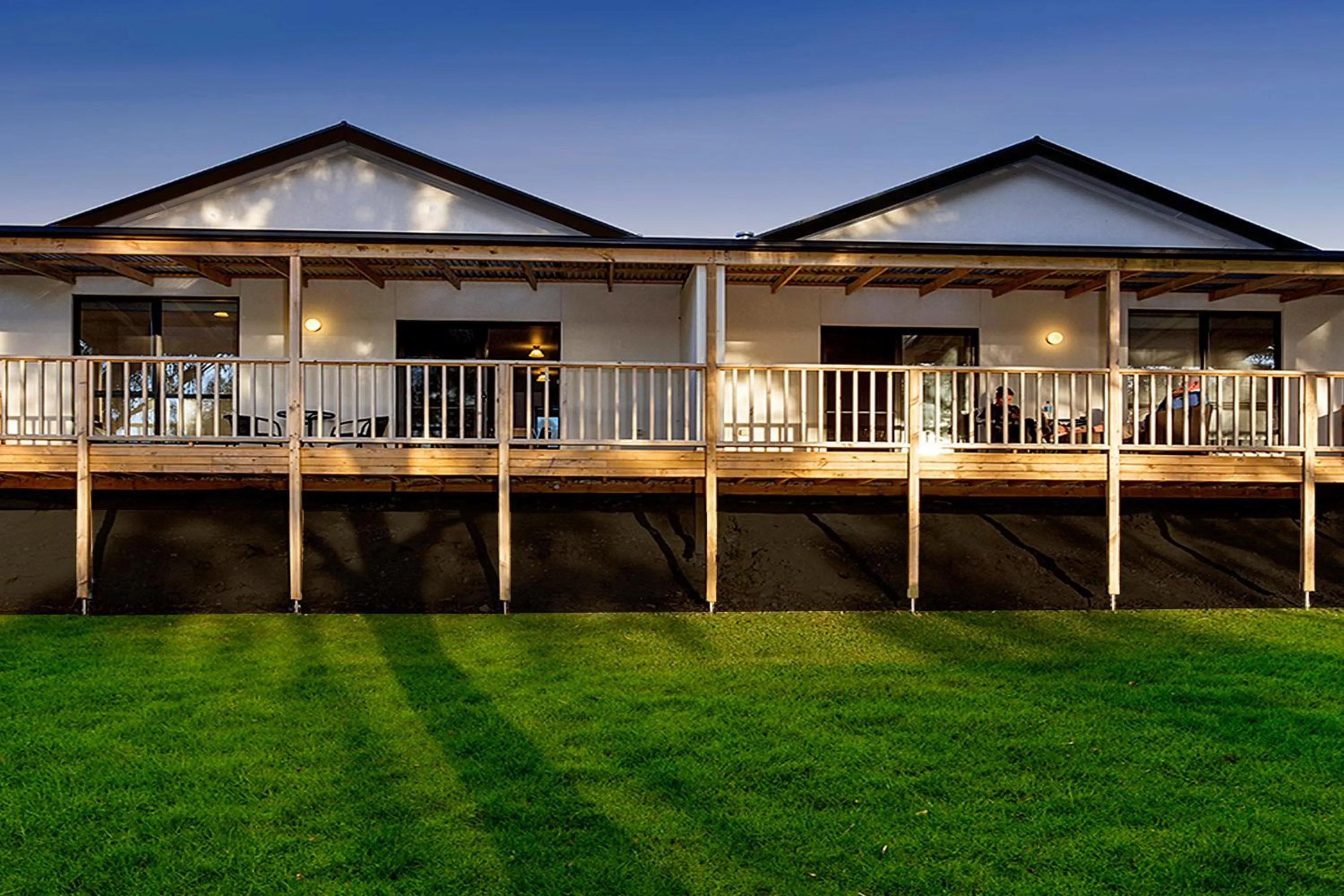 Balcony/Terrace in A1 Motels and Apartments Port Fairy