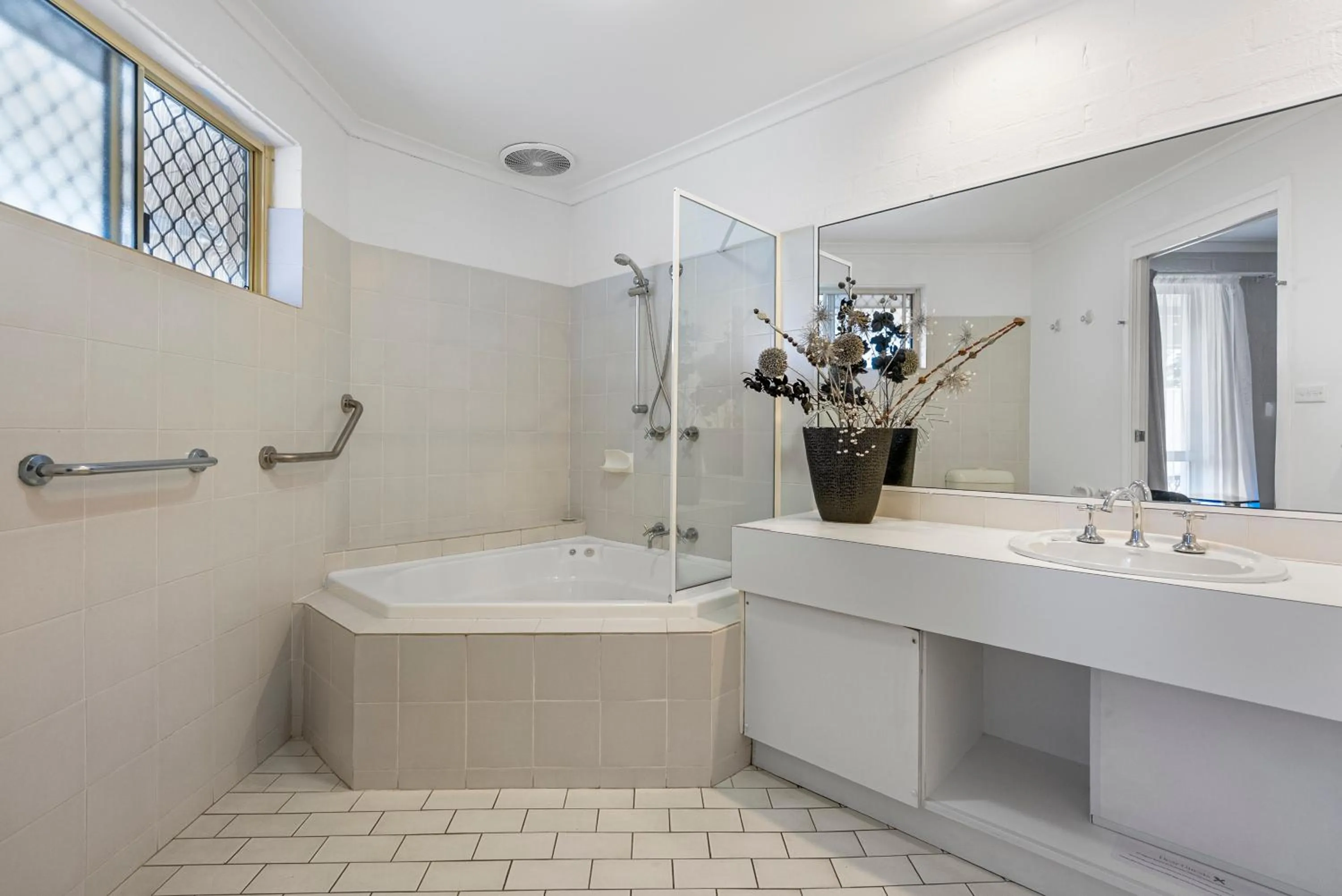 Bathroom in Ballina Byron Islander Resort and Conference Centre