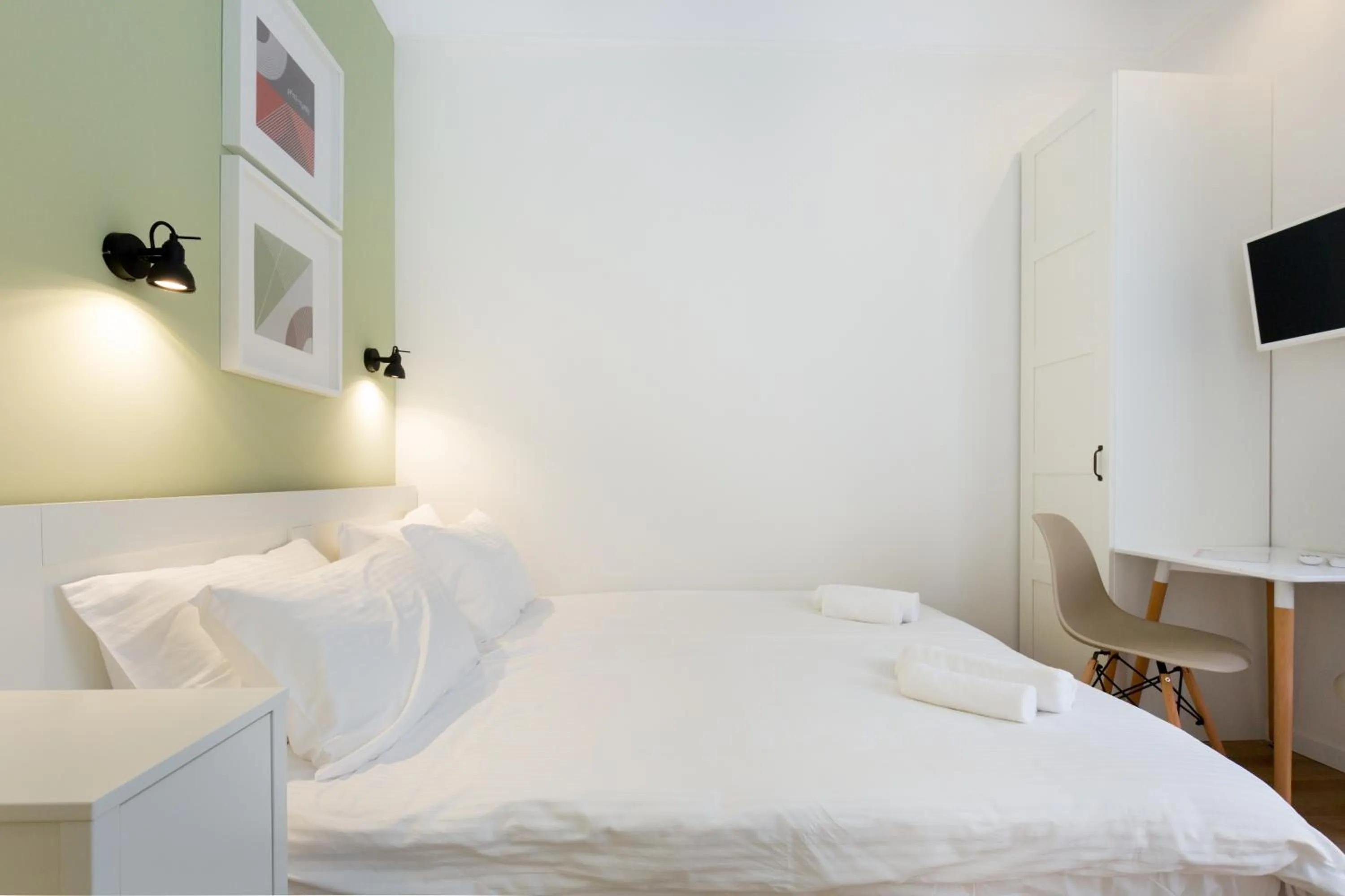 Bed in Dinostratus House