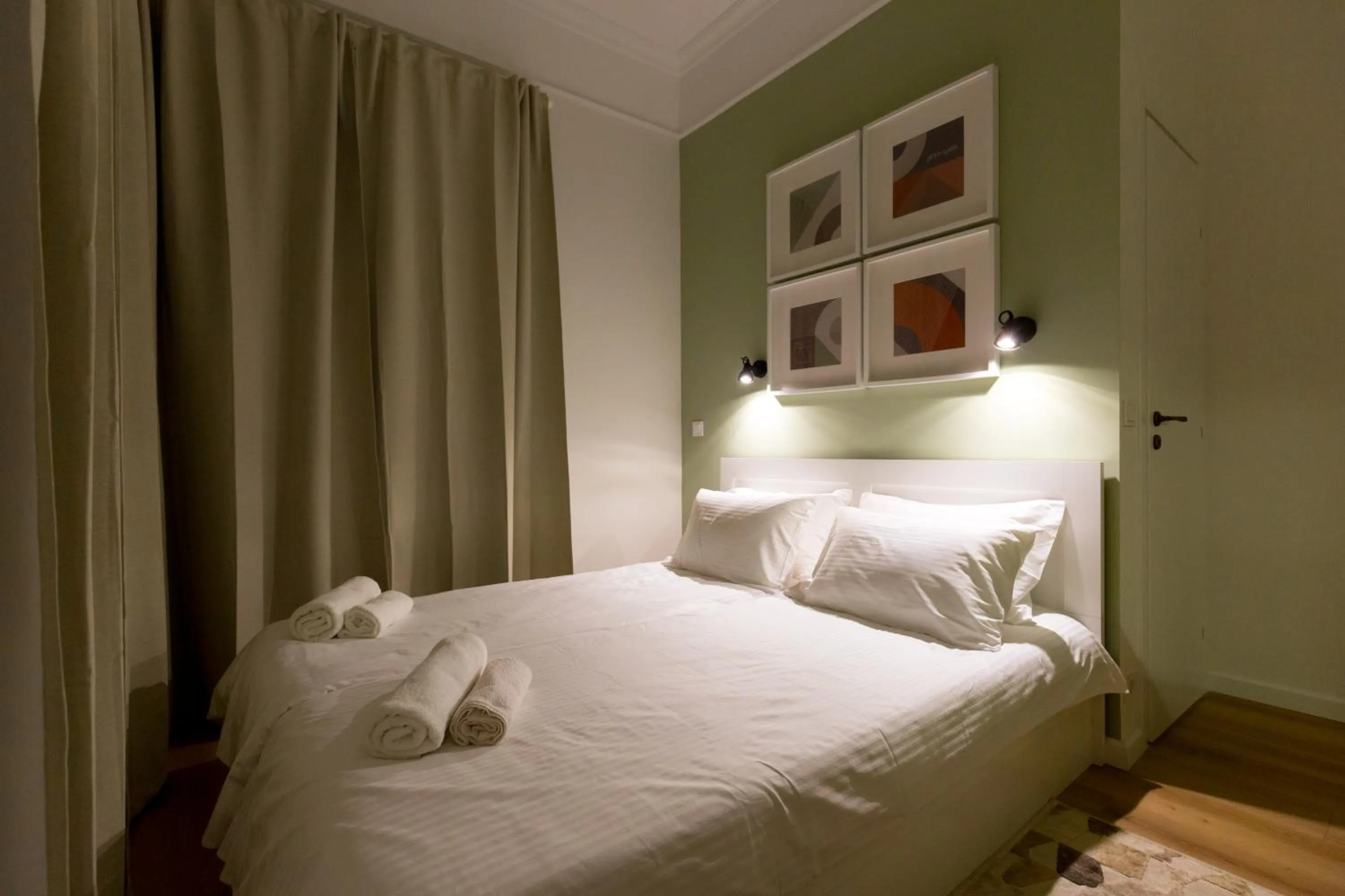 Bed in Dinostratus House