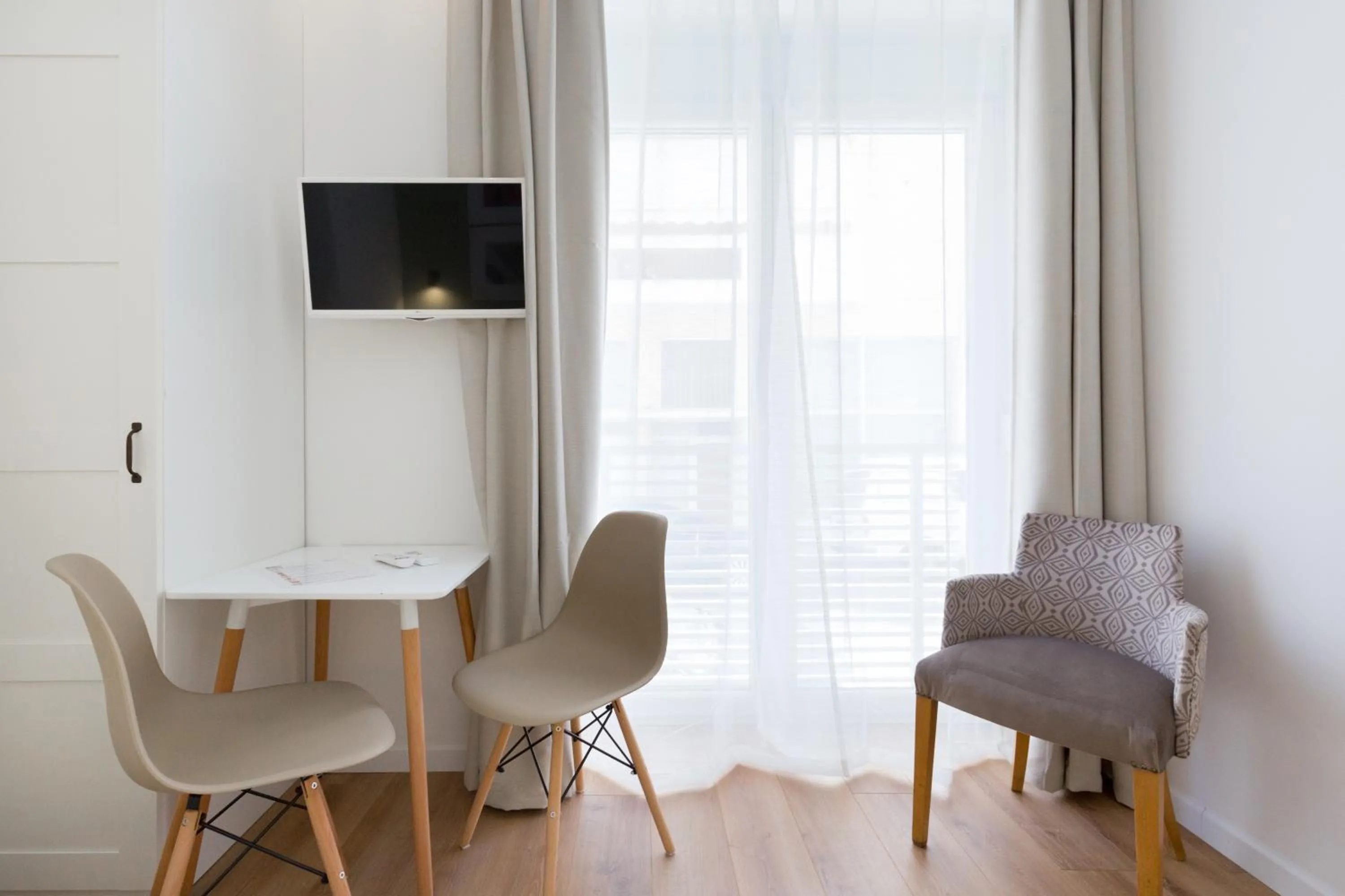 TV and multimedia in Dinostratus House