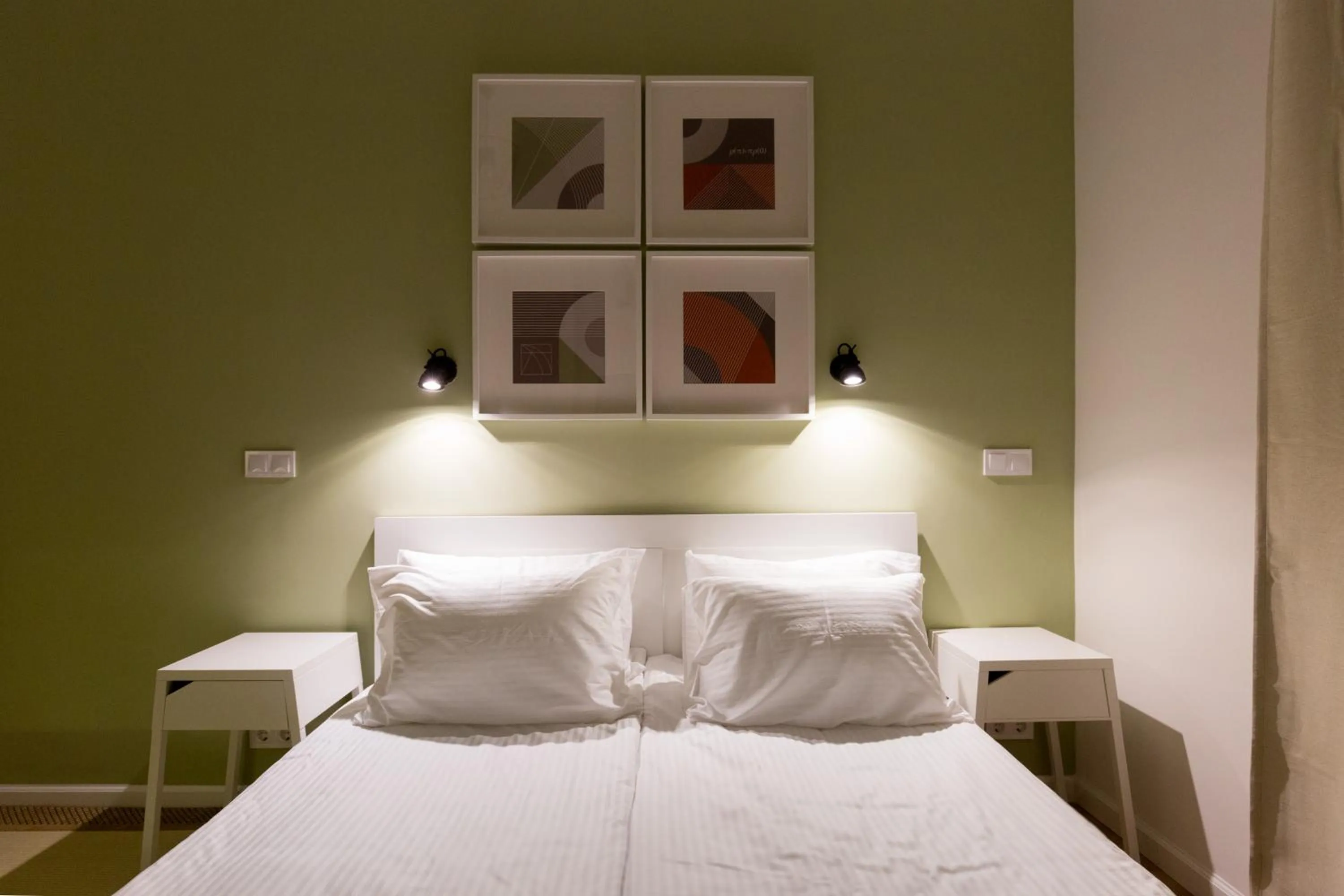 Bed in Dinostratus House