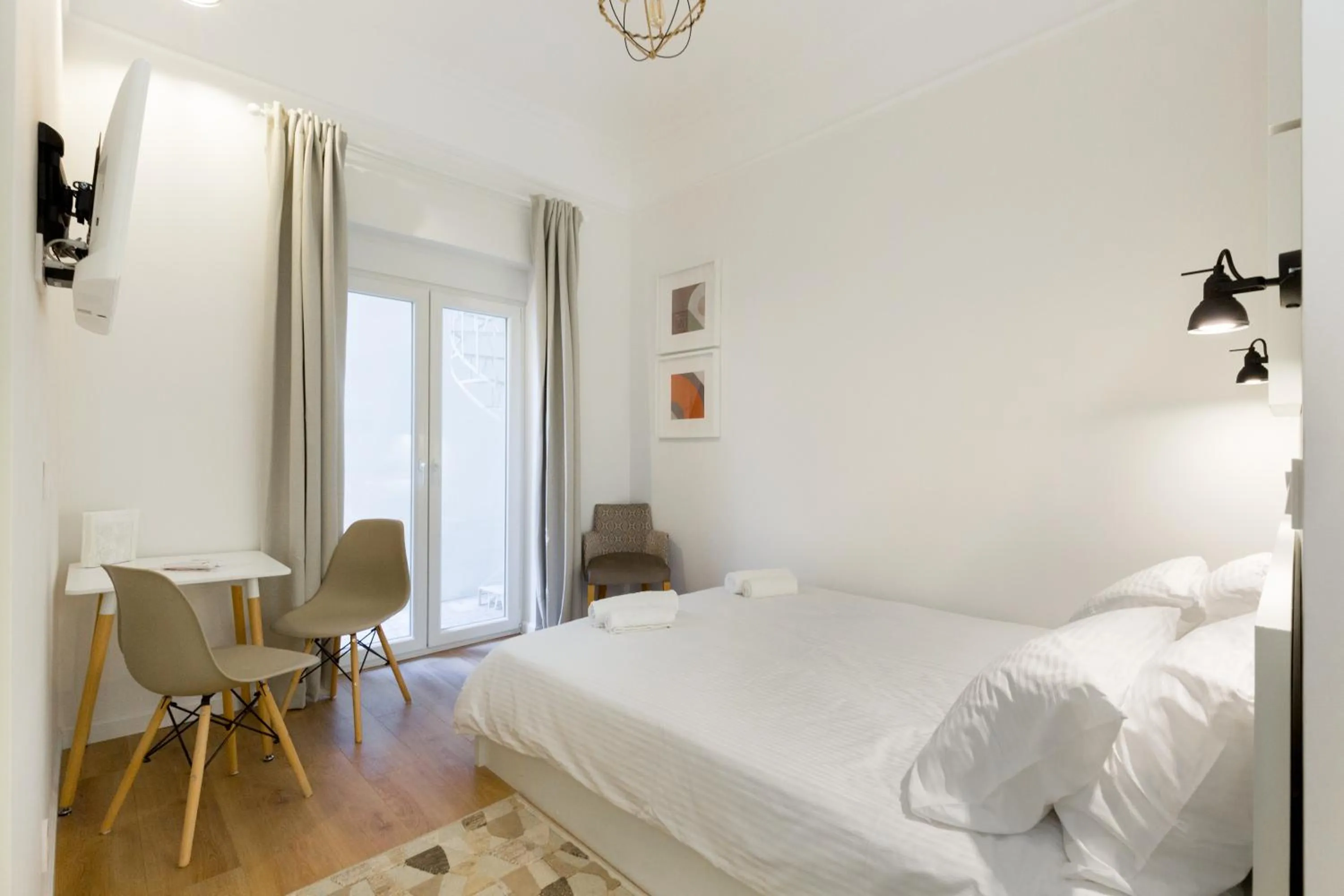 Bed in Dinostratus House