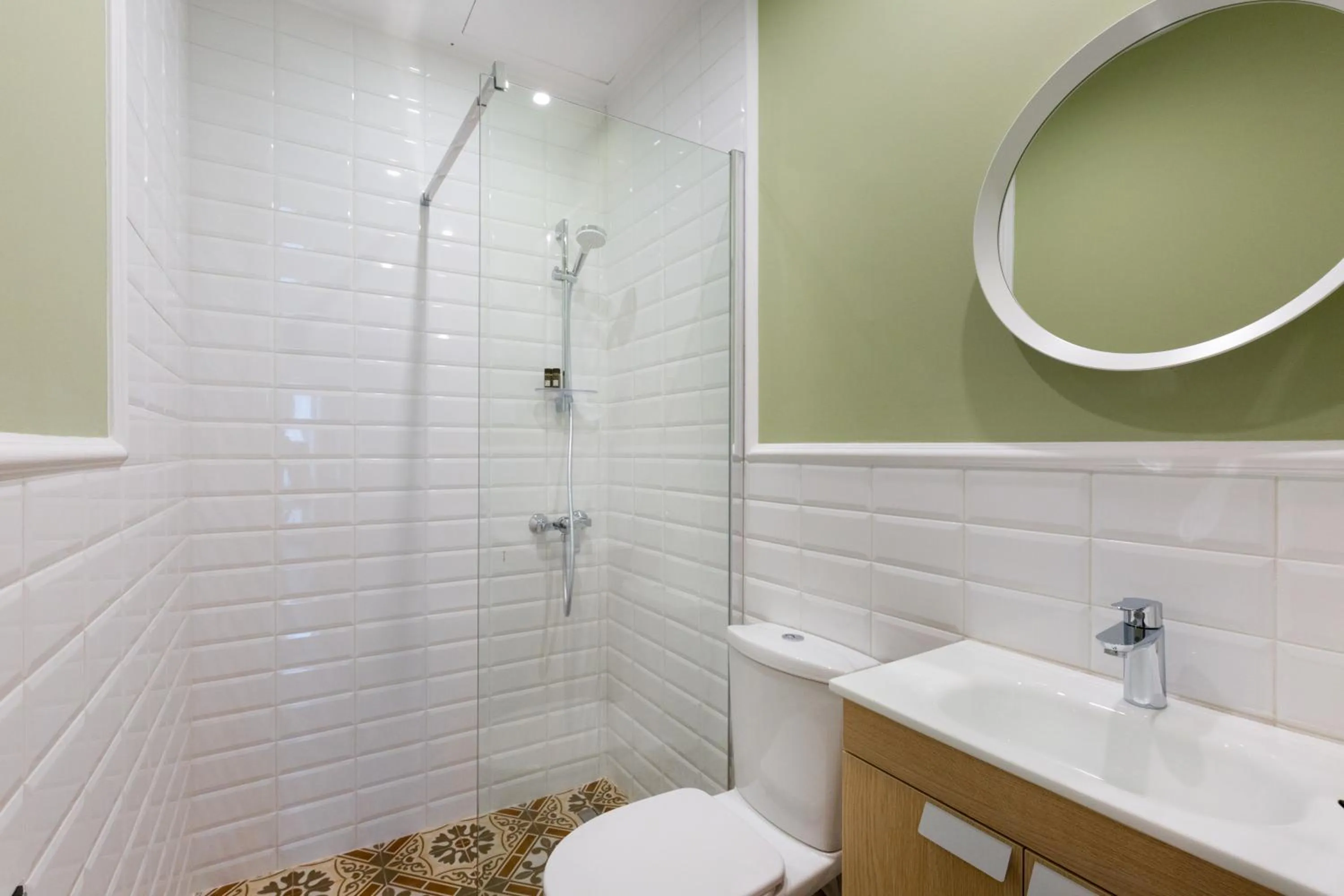 Shower in Dinostratus House