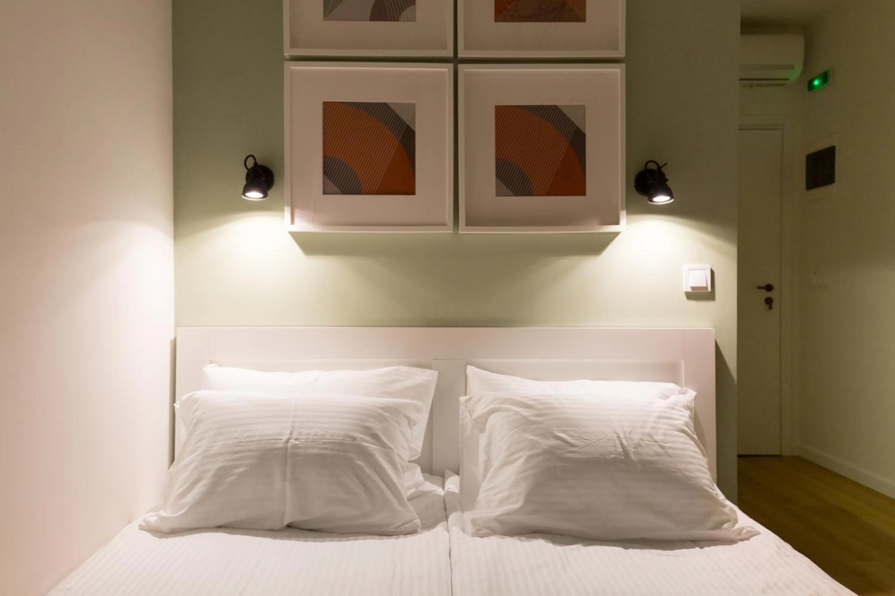 Bed in Dinostratus House