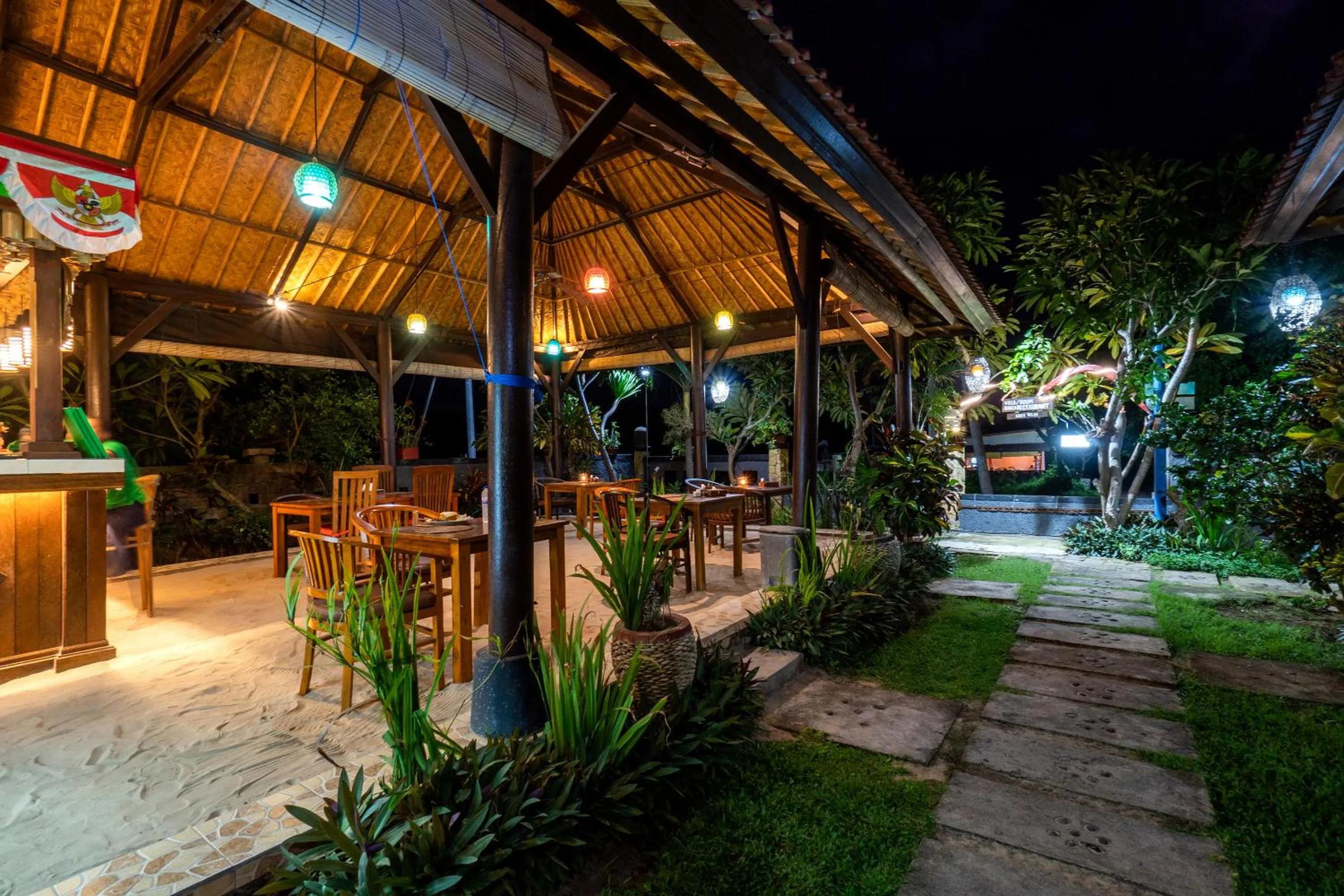 Restaurant/places to eat in Sedok Jineng Villa Lembongan