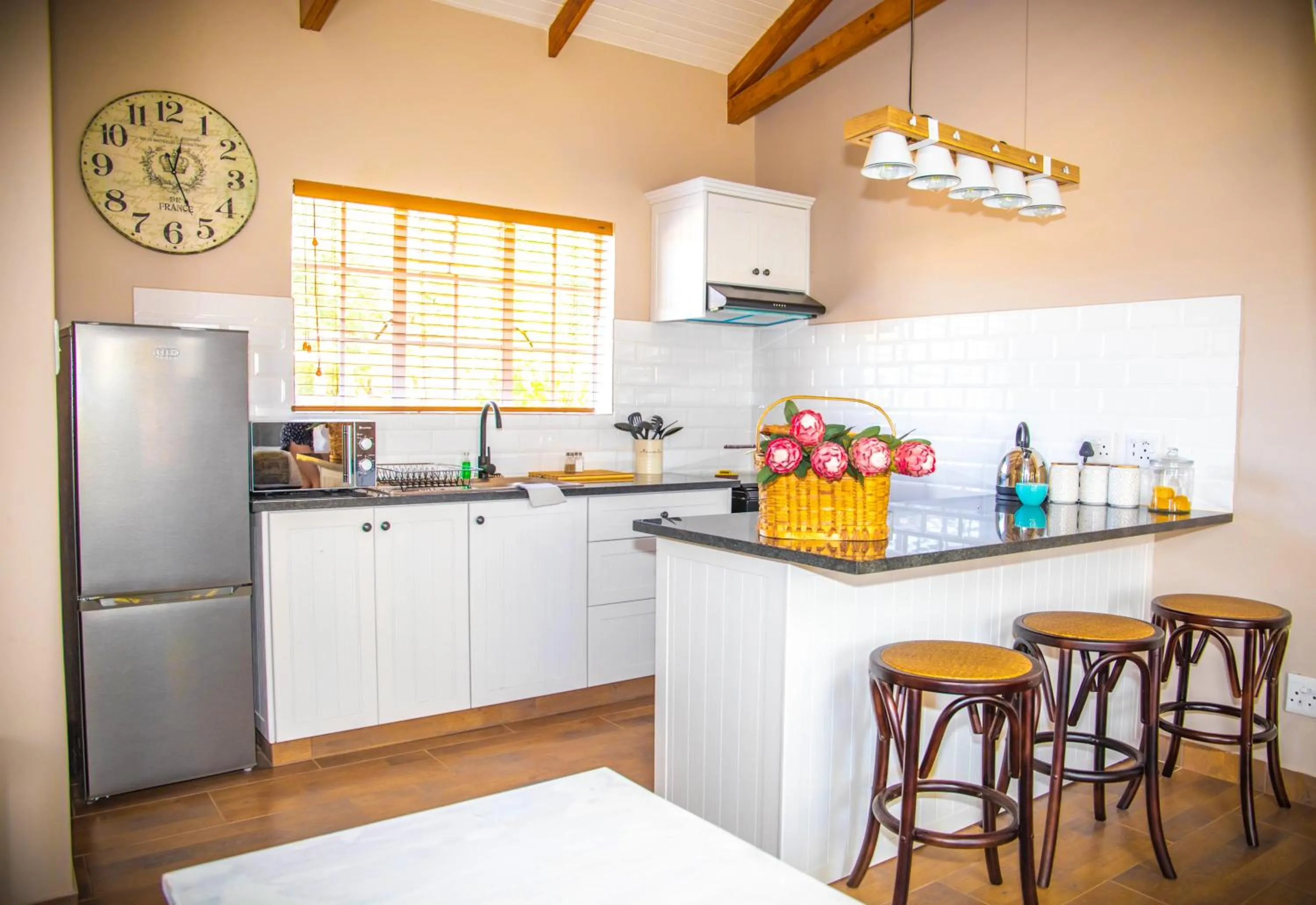 Kitchen or kitchenette in Modern Farm