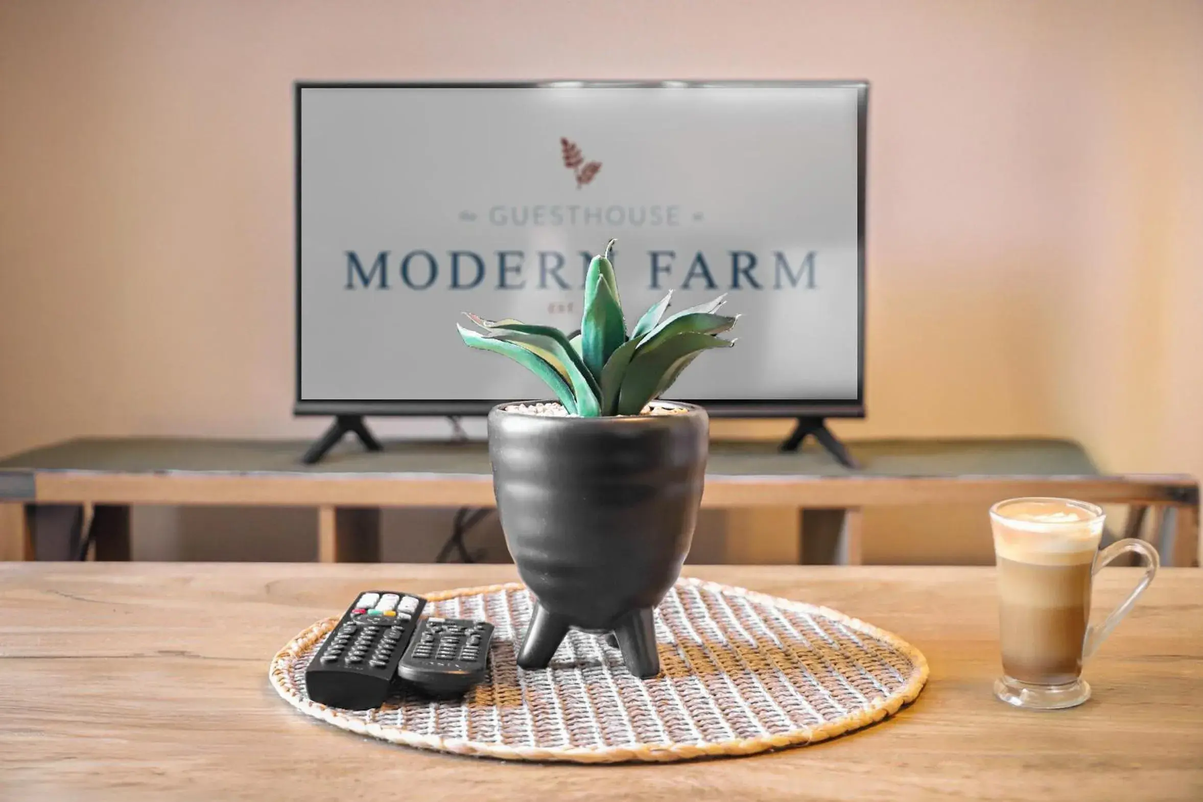 Double Room with Garden View - single occupancy in Modern Farm Double Room with Garden View - single occupancy in Modern Farm