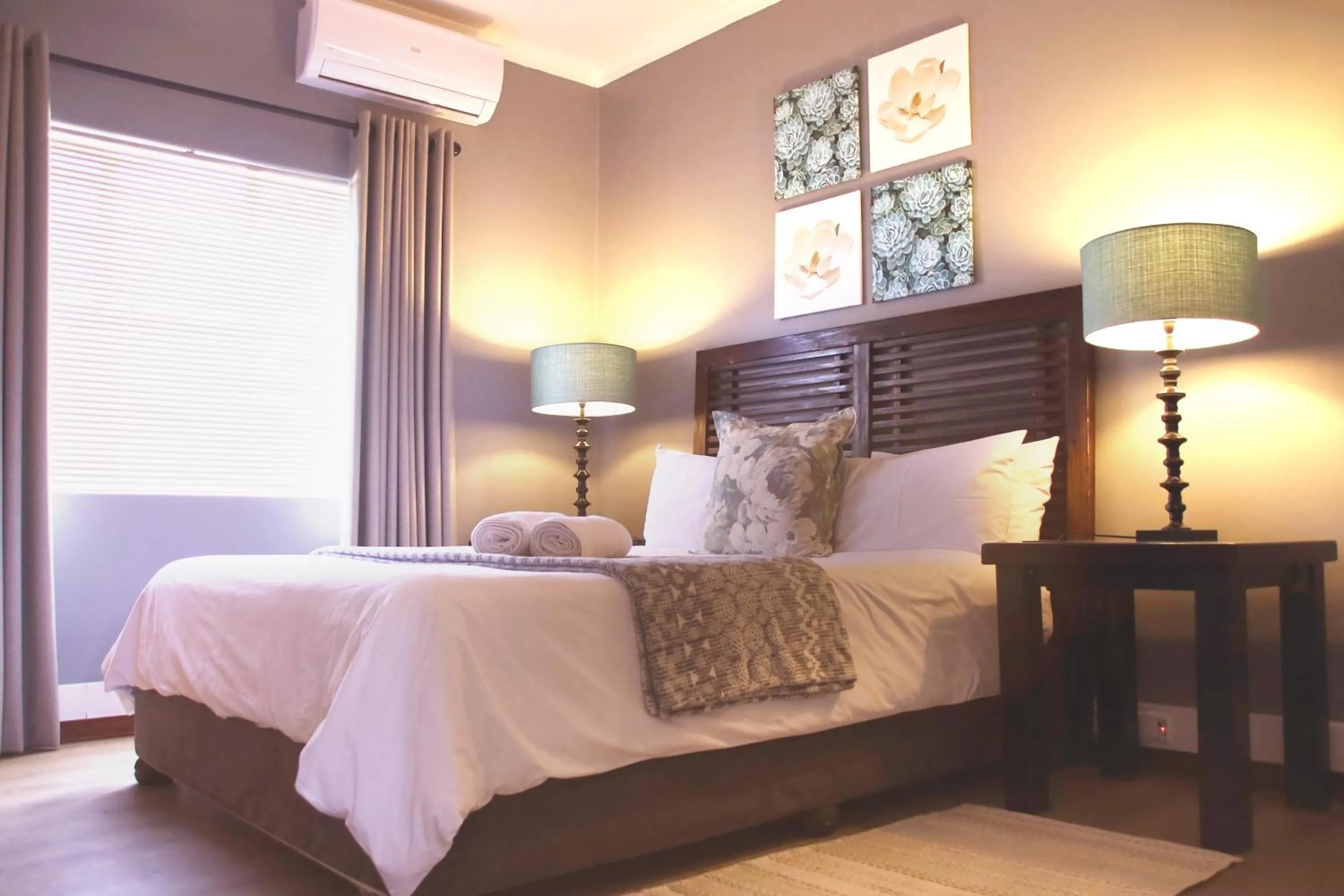 Photo of the whole room, Bed in Modern Farm