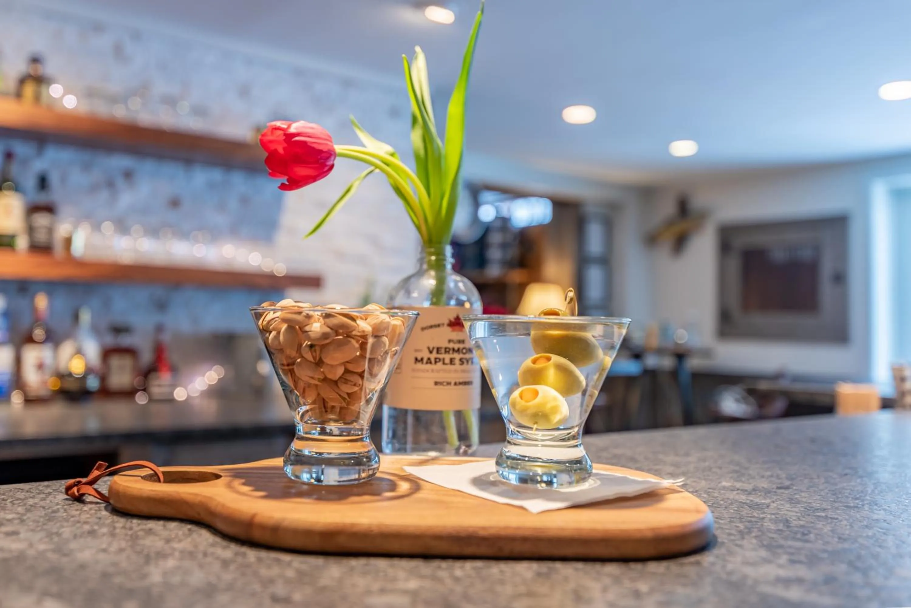 Lounge or bar in The Barnstead Inn