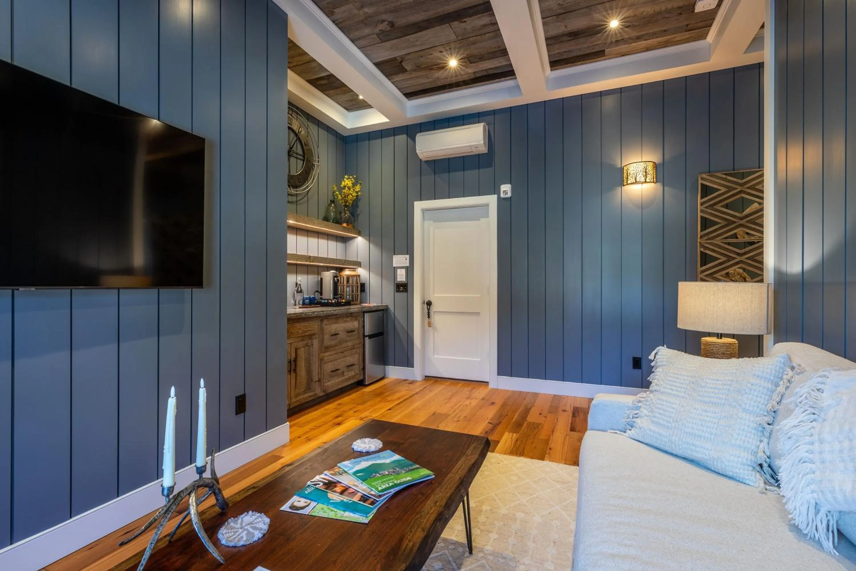 Living room in The Barnstead Inn