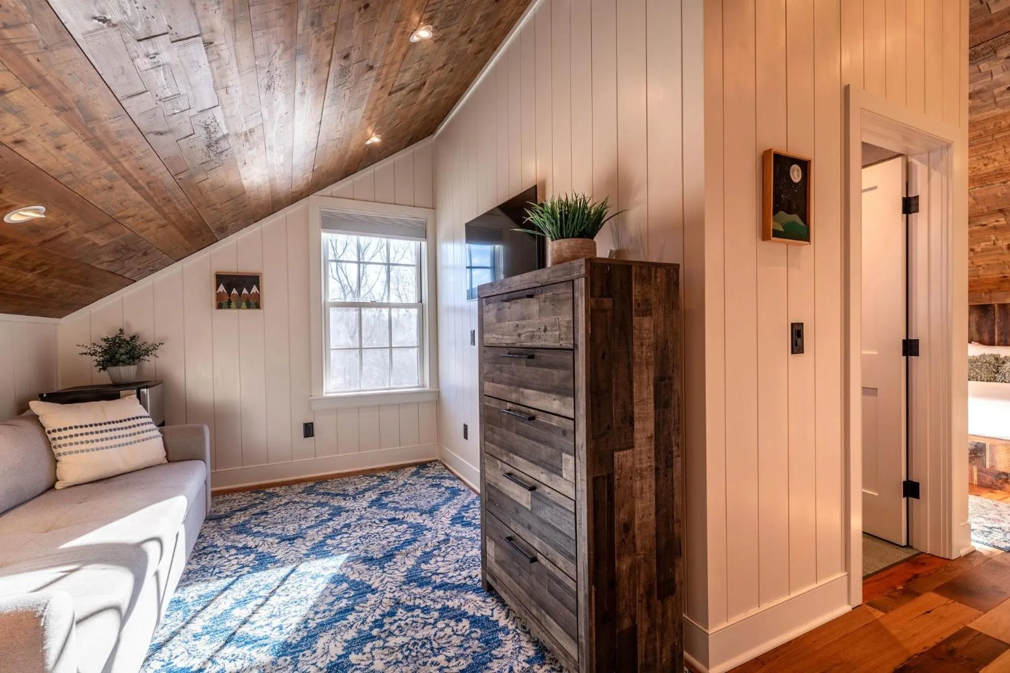 Living room in The Barnstead Inn