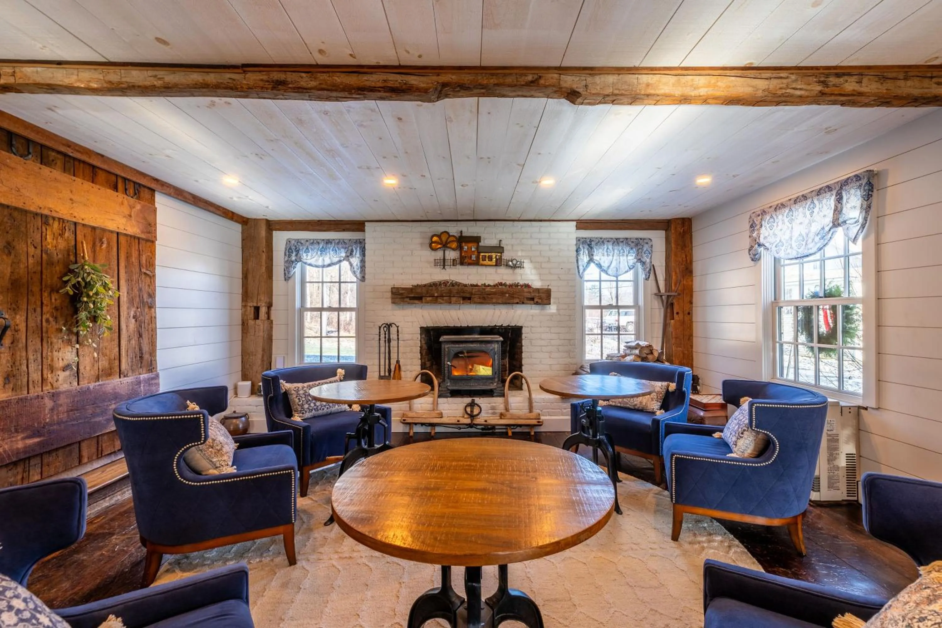 Living room in The Barnstead Inn