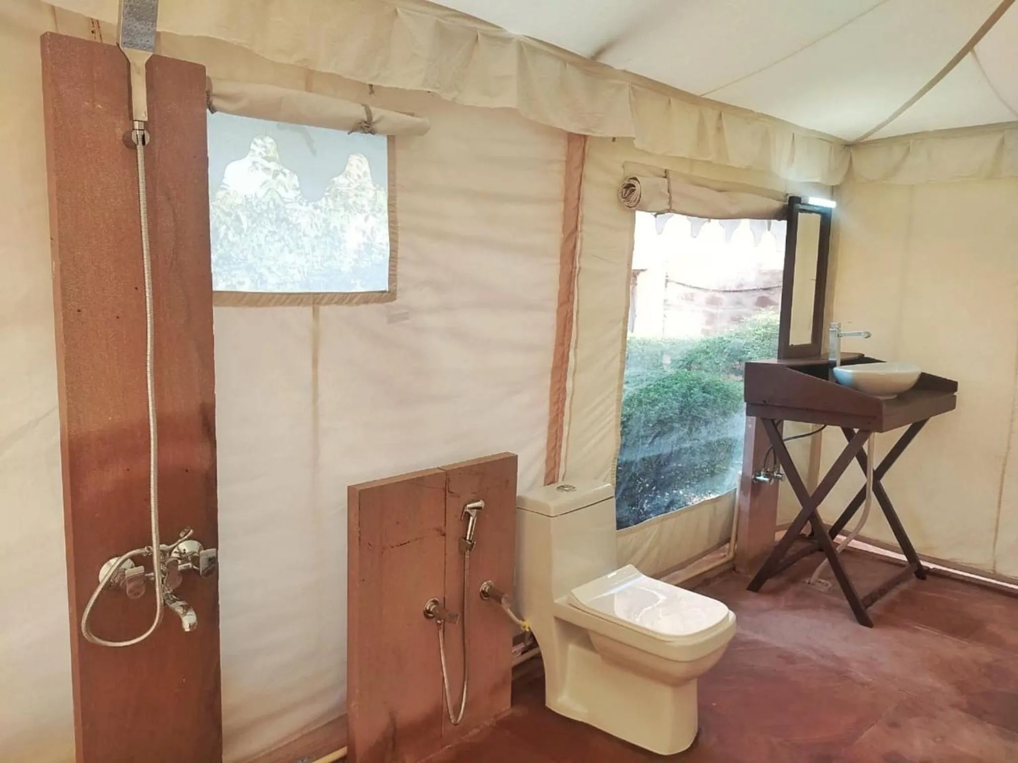 Toilet in Bijolai Palace - A Inde Hotel , Jodhpur