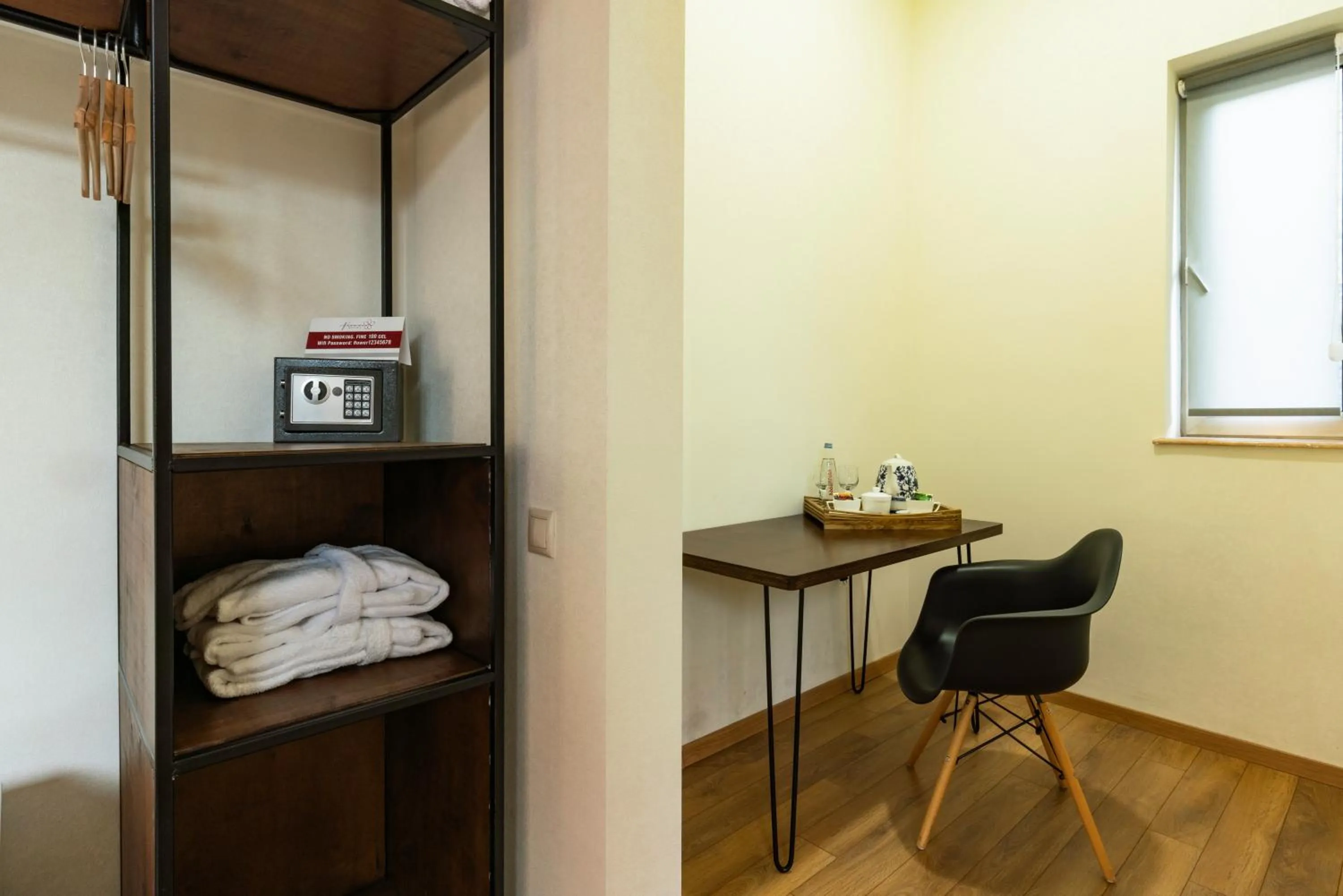 Coffee/tea facilities in Hotel Flower