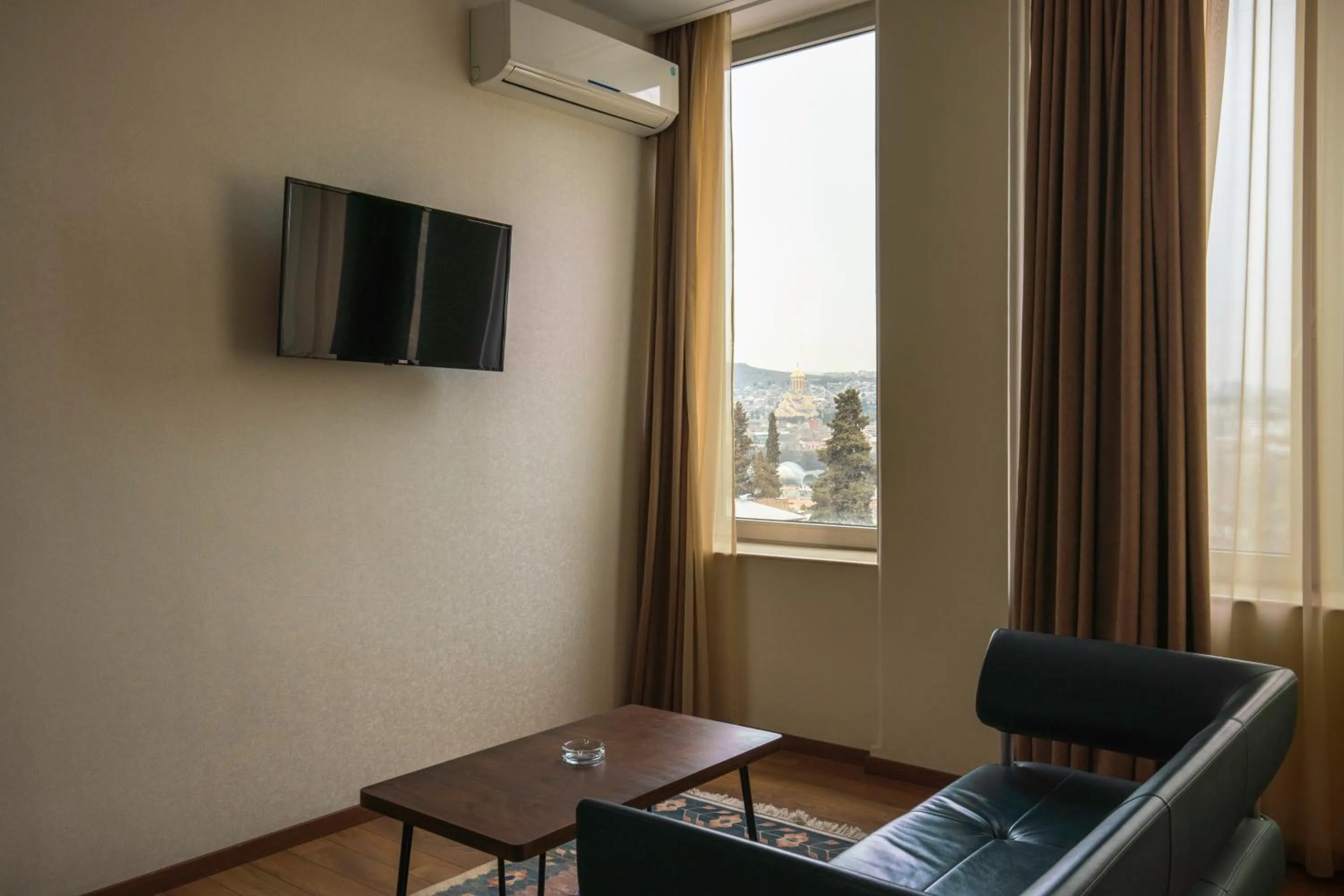 TV and multimedia in Hotel Flower