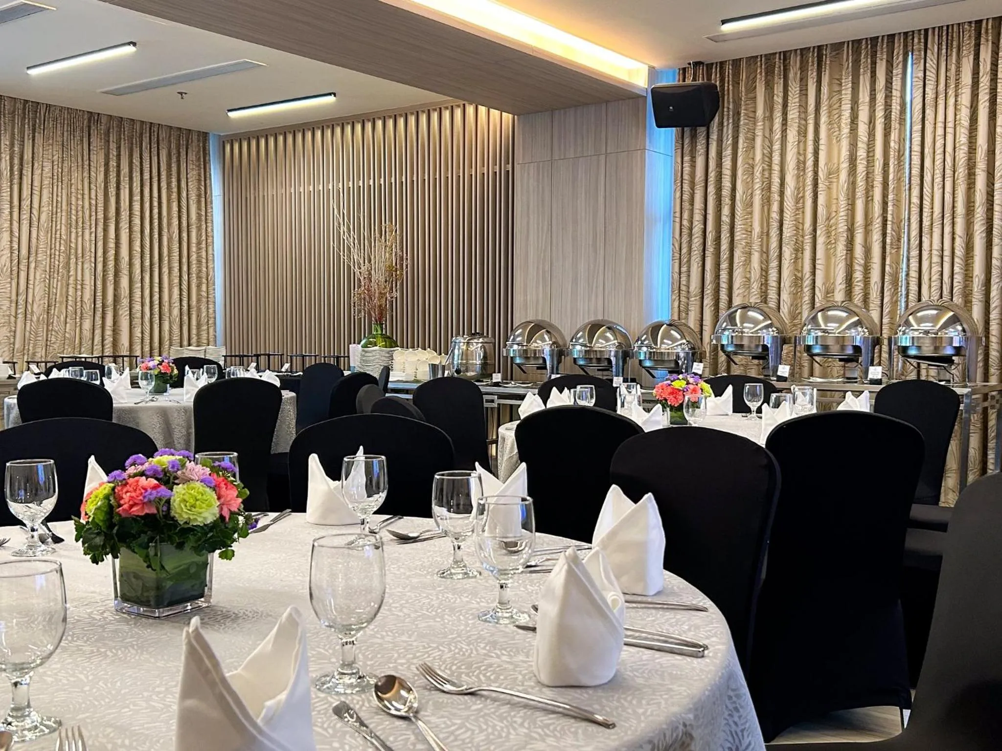 Meeting/conference room in Holiday Inn & Suites Makati by IHG