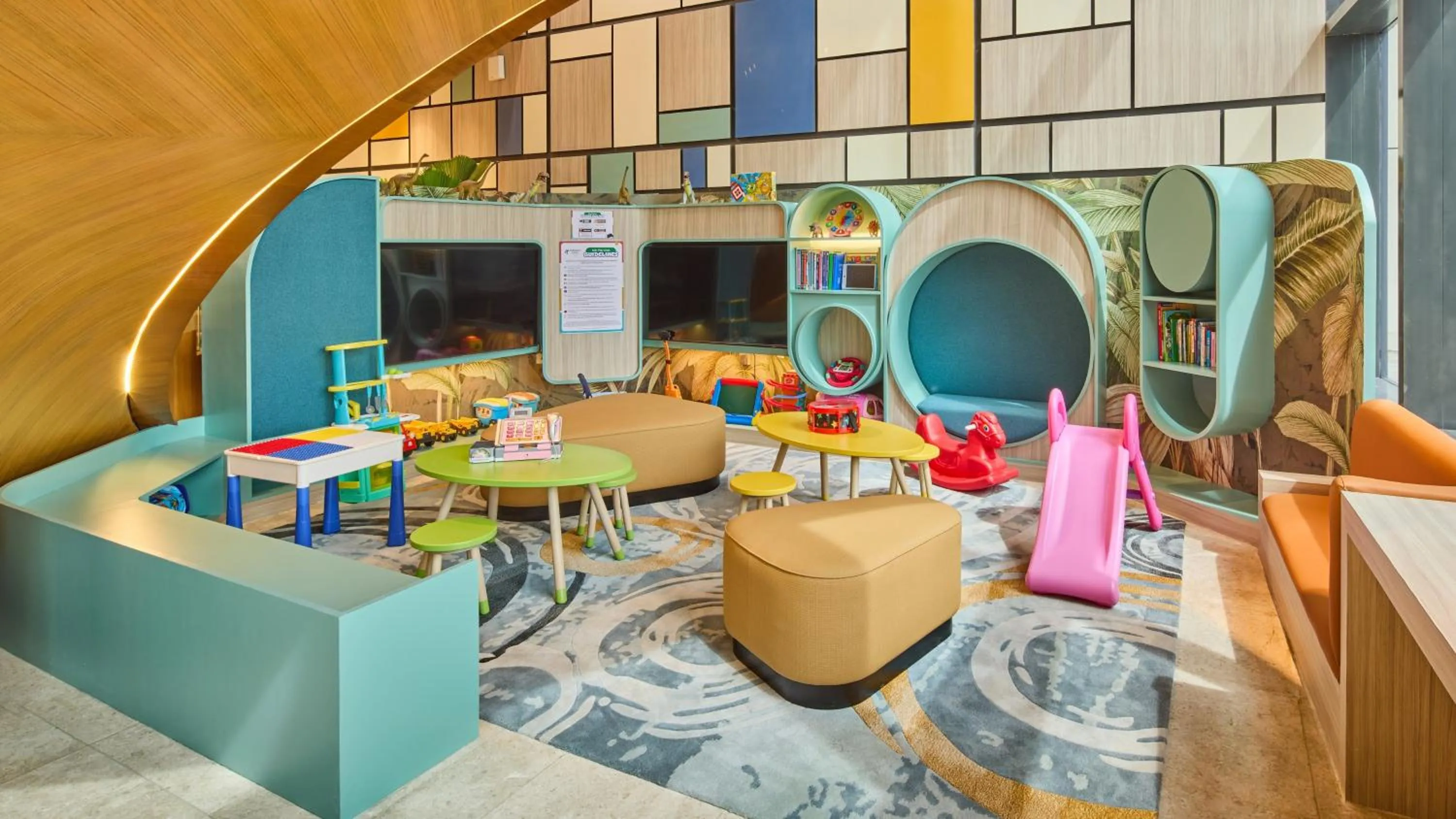 Fitness centre/facilities in Holiday Inn & Suites Makati by IHG