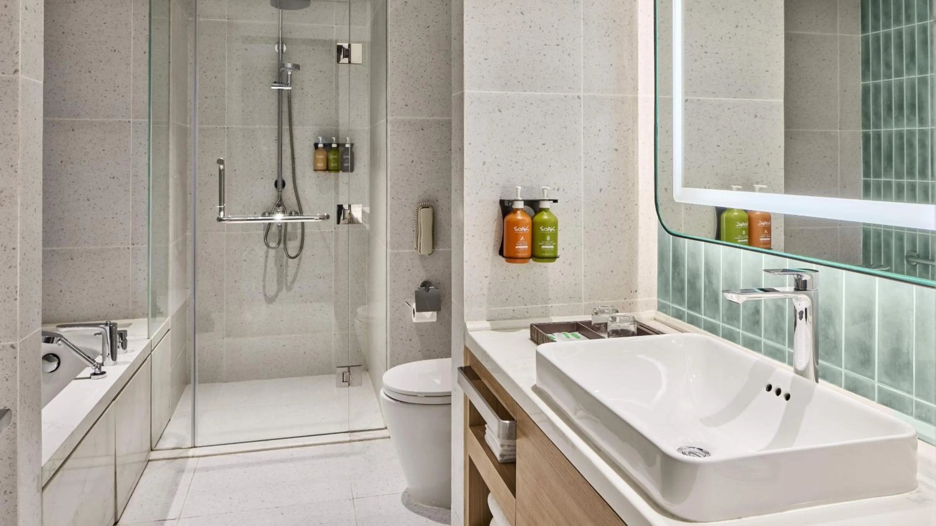 Bathroom in Holiday Inn & Suites Makati by IHG