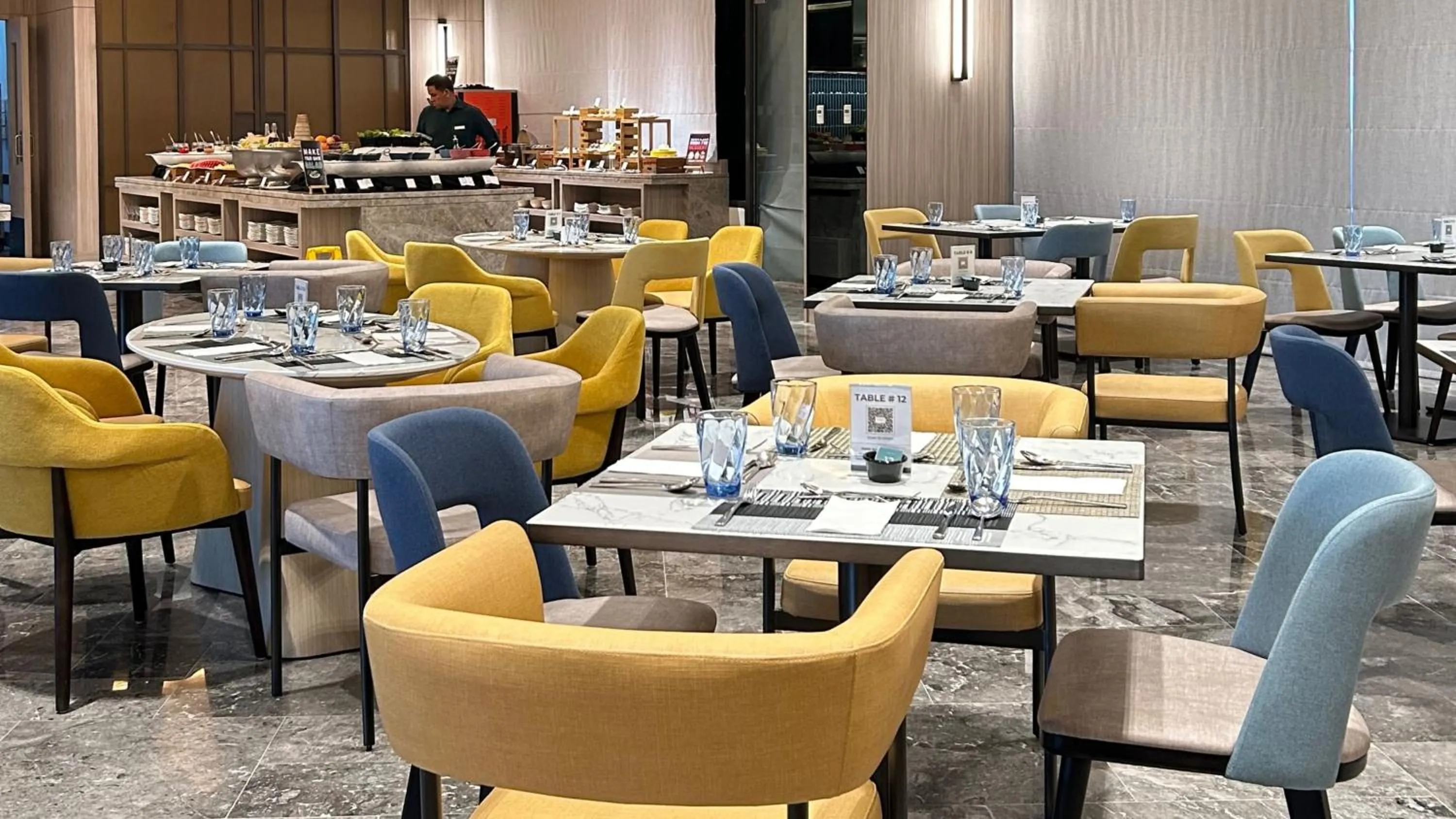 Restaurant/places to eat in Holiday Inn & Suites Makati by IHG