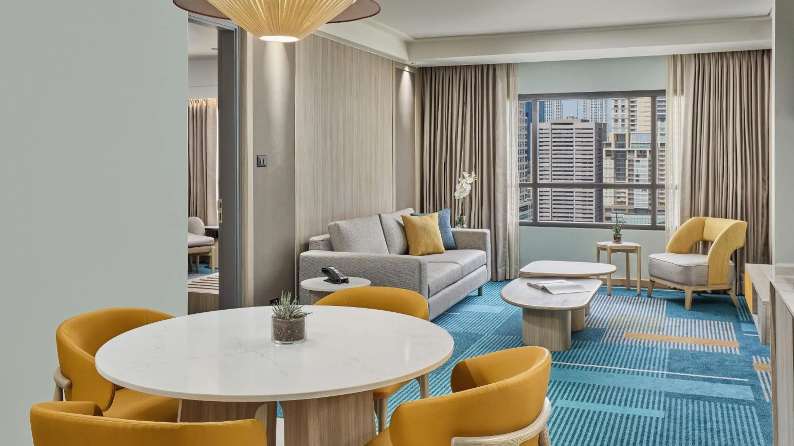 Photo of the whole room in Holiday Inn & Suites Makati by IHG