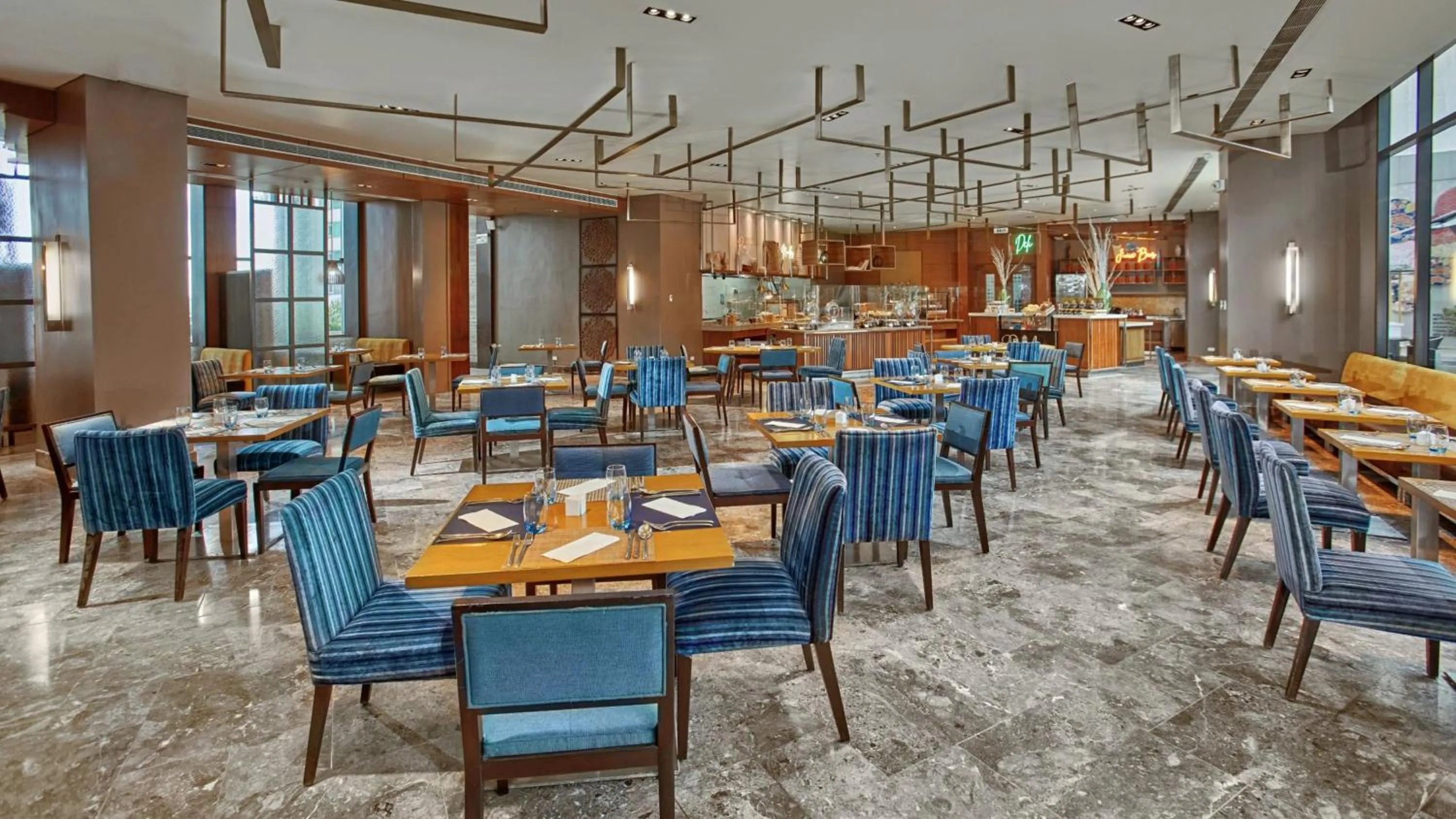 Restaurant/places to eat in Holiday Inn & Suites Makati by IHG