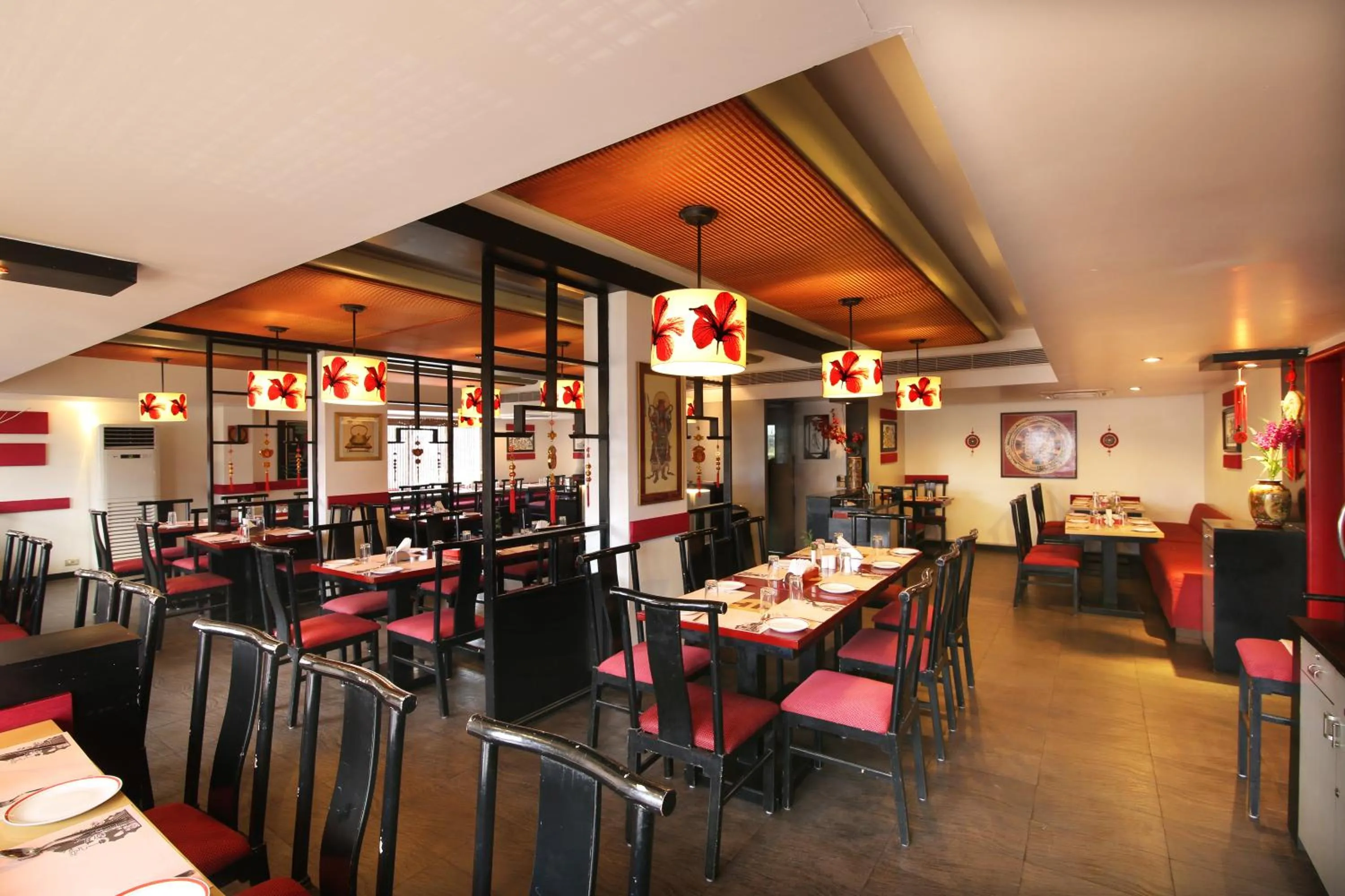 Restaurant/places to eat in Harrisons Hotel