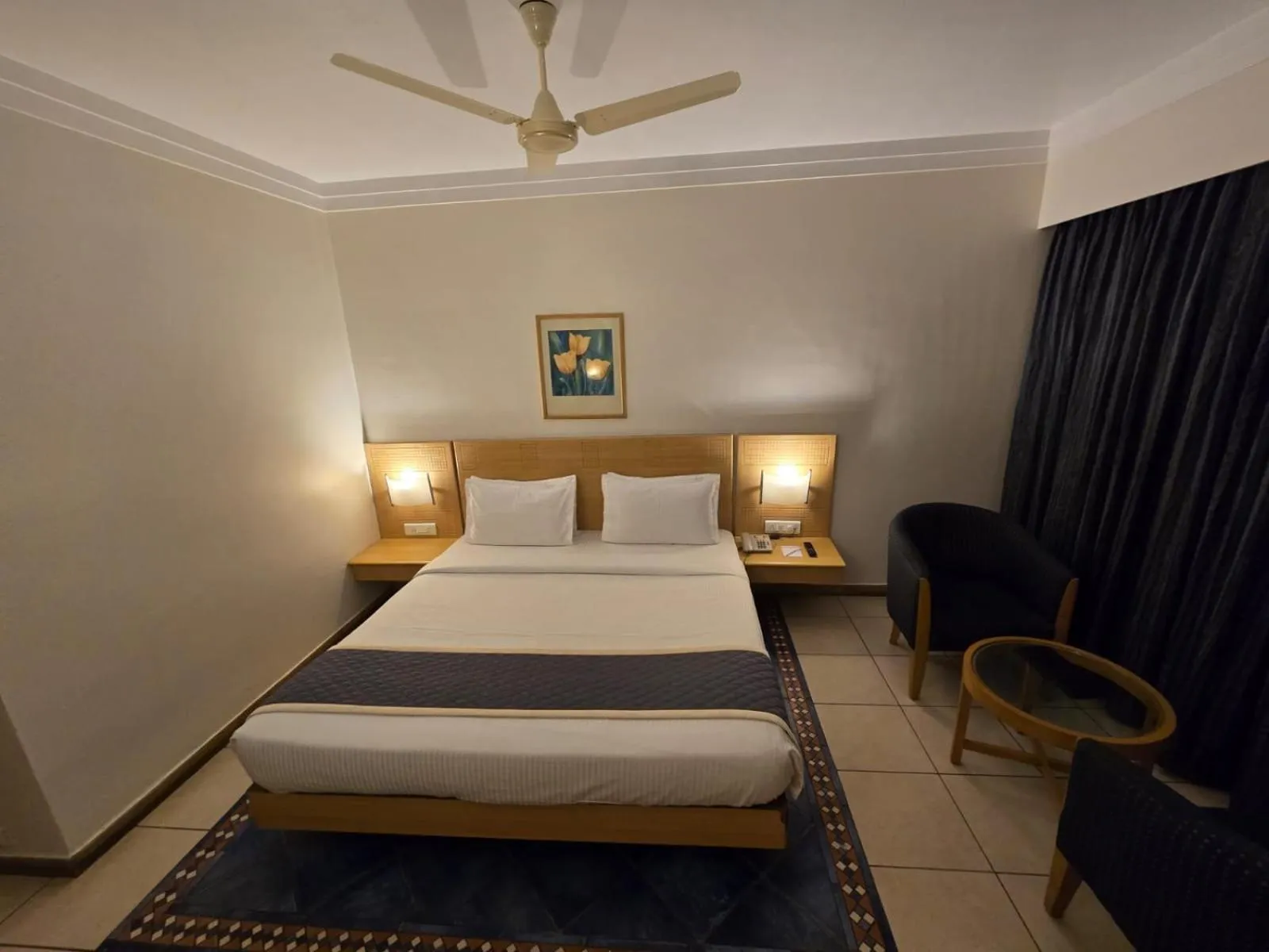 Bedroom, Bed in Harrisons Hotel