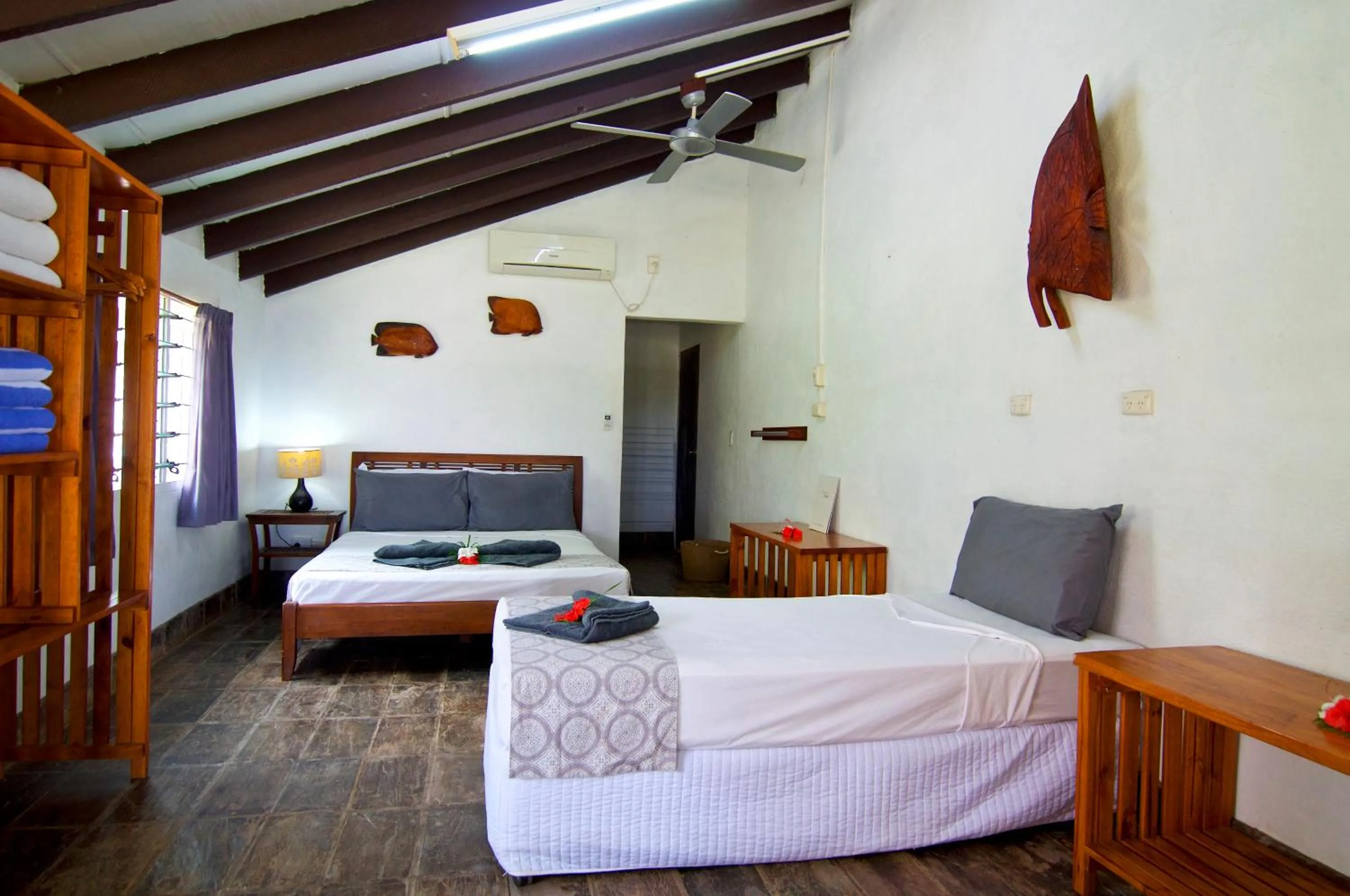 Photo of the whole room, Bed in Deco Stop Lodge