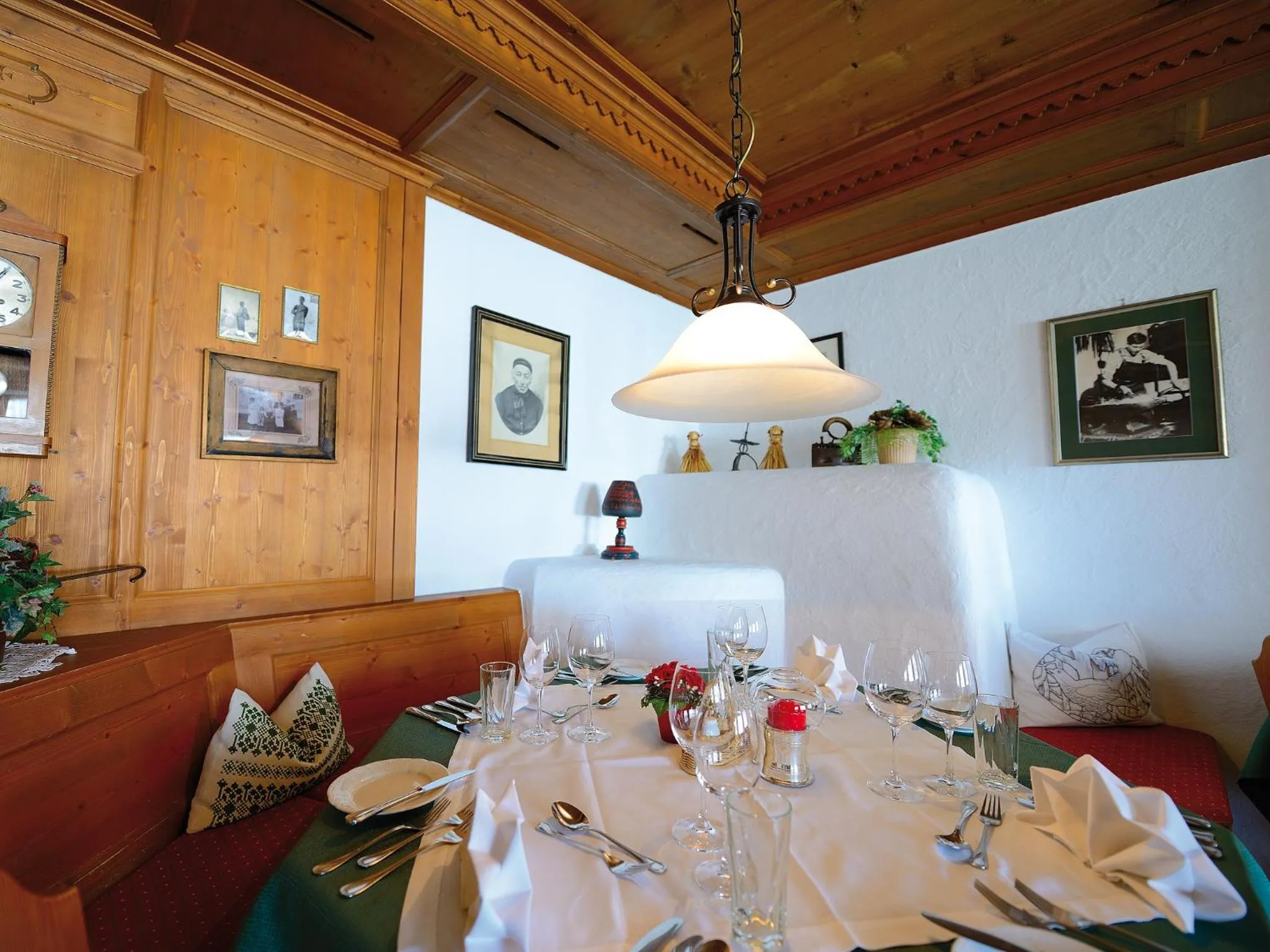 Restaurant/places to eat in Hotel Omesberg