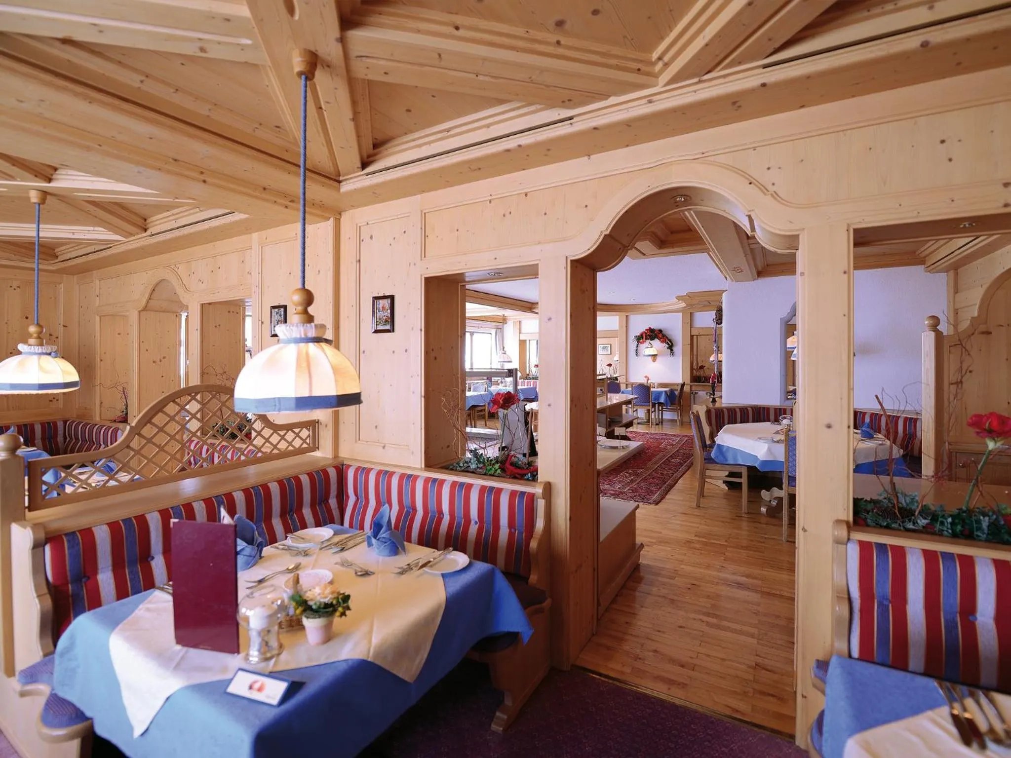Restaurant/places to eat, Bed in Hotel Omesberg